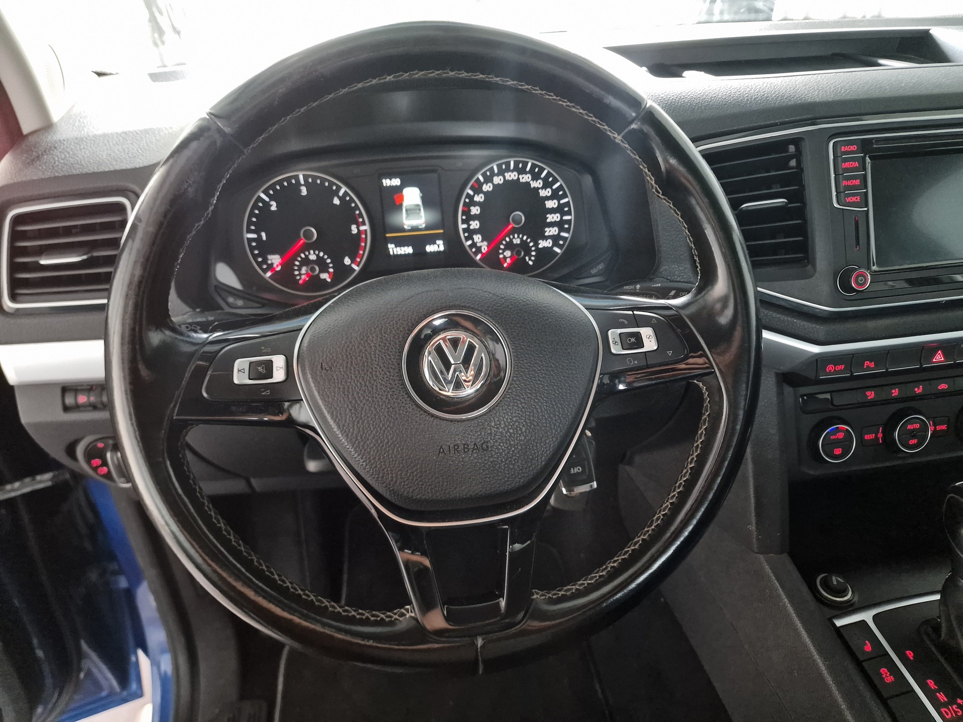 VW Amarok 3.0TDI Aventura 4Motion Automatic 24Mt Gara AHK 3.3t - 15