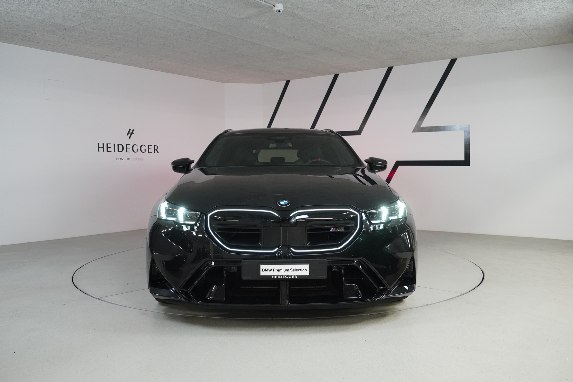 BMW M5 xDrive Touring - 3