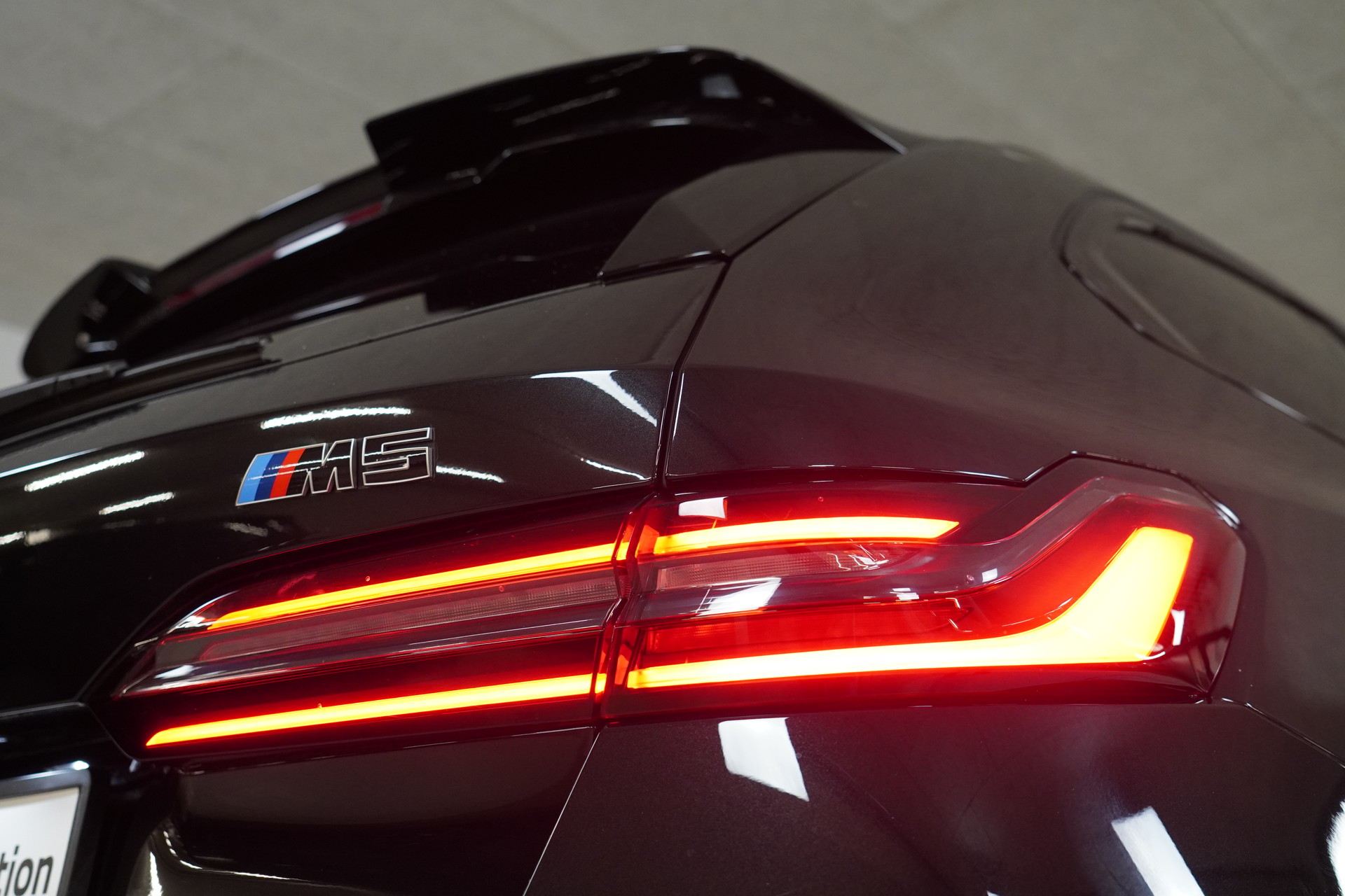 BMW M5 xDrive Touring - 17