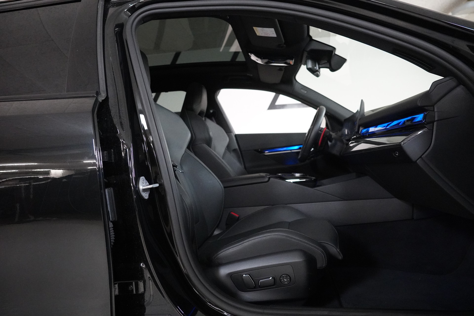 BMW M5 xDrive Touring - 15