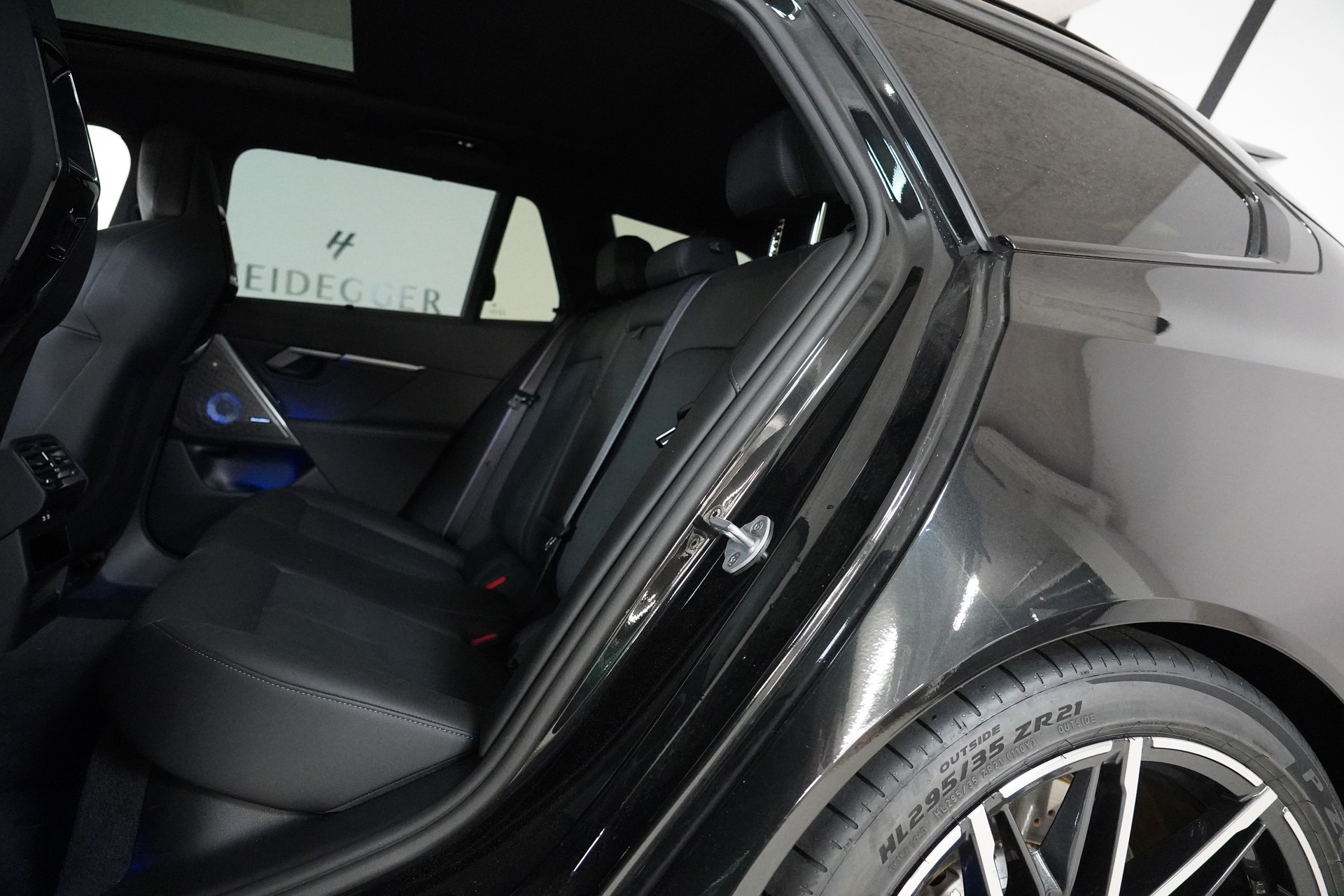 BMW M5 xDrive Touring - 14