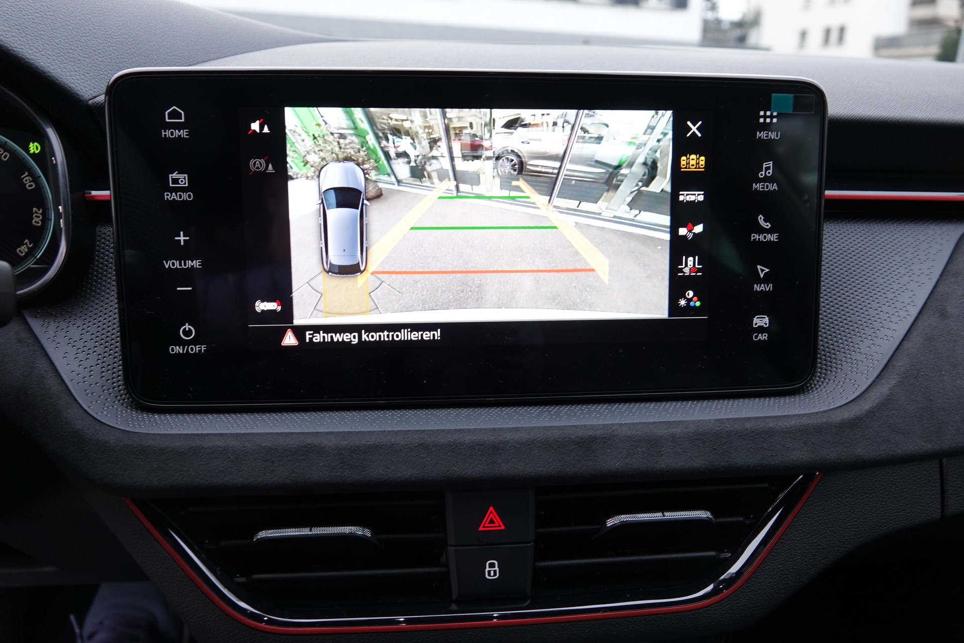 SKODA Scala 1.0 TSI Dynamic - 11