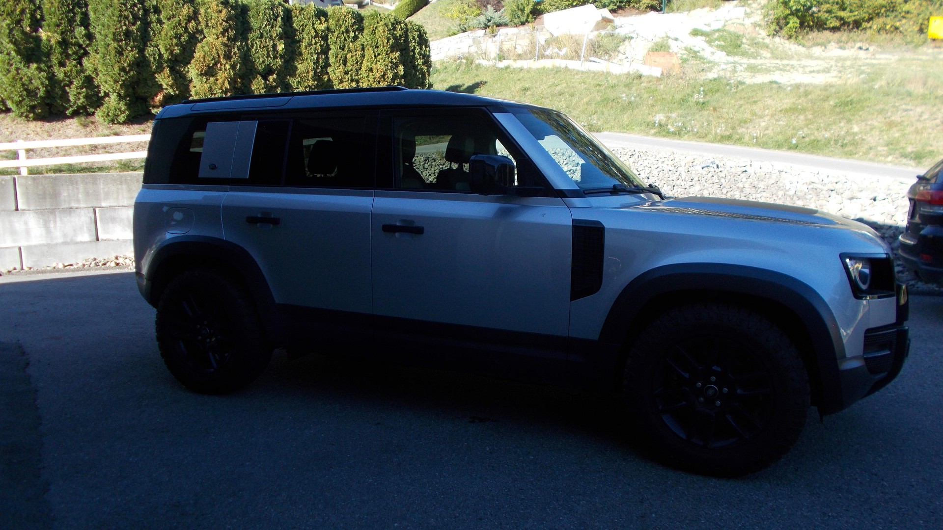 LAND ROVER Defender 110 D240 SD4 First Edition AT8 - 2