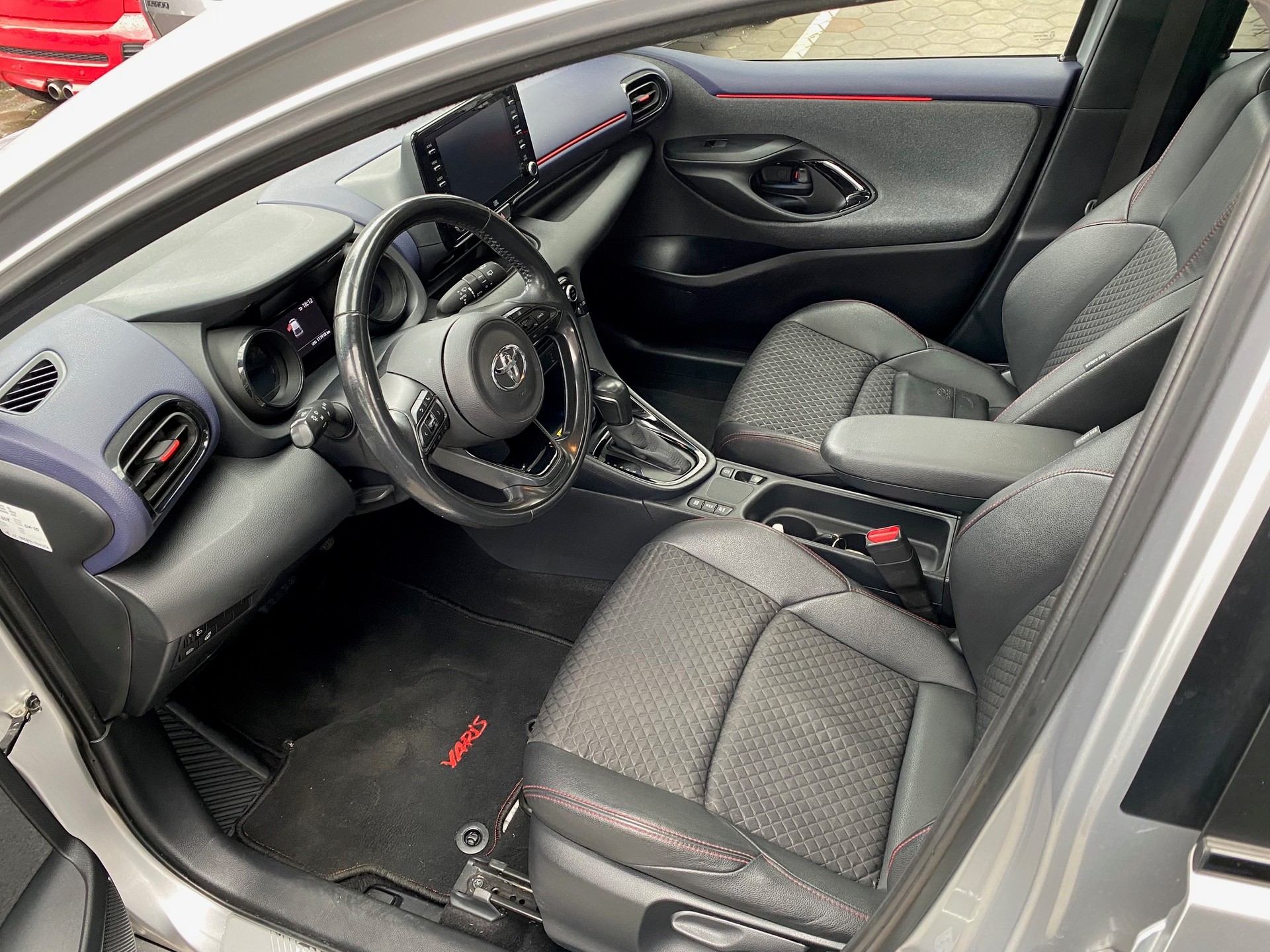 TOYOTA Yaris 1.5 Pop e-CVT - 5
