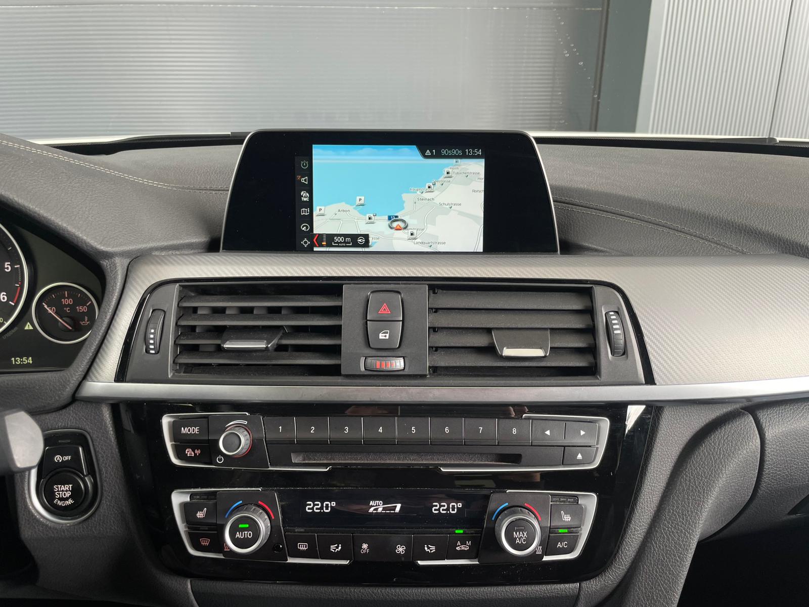 BMW 318d Essential Ed. Touring-12