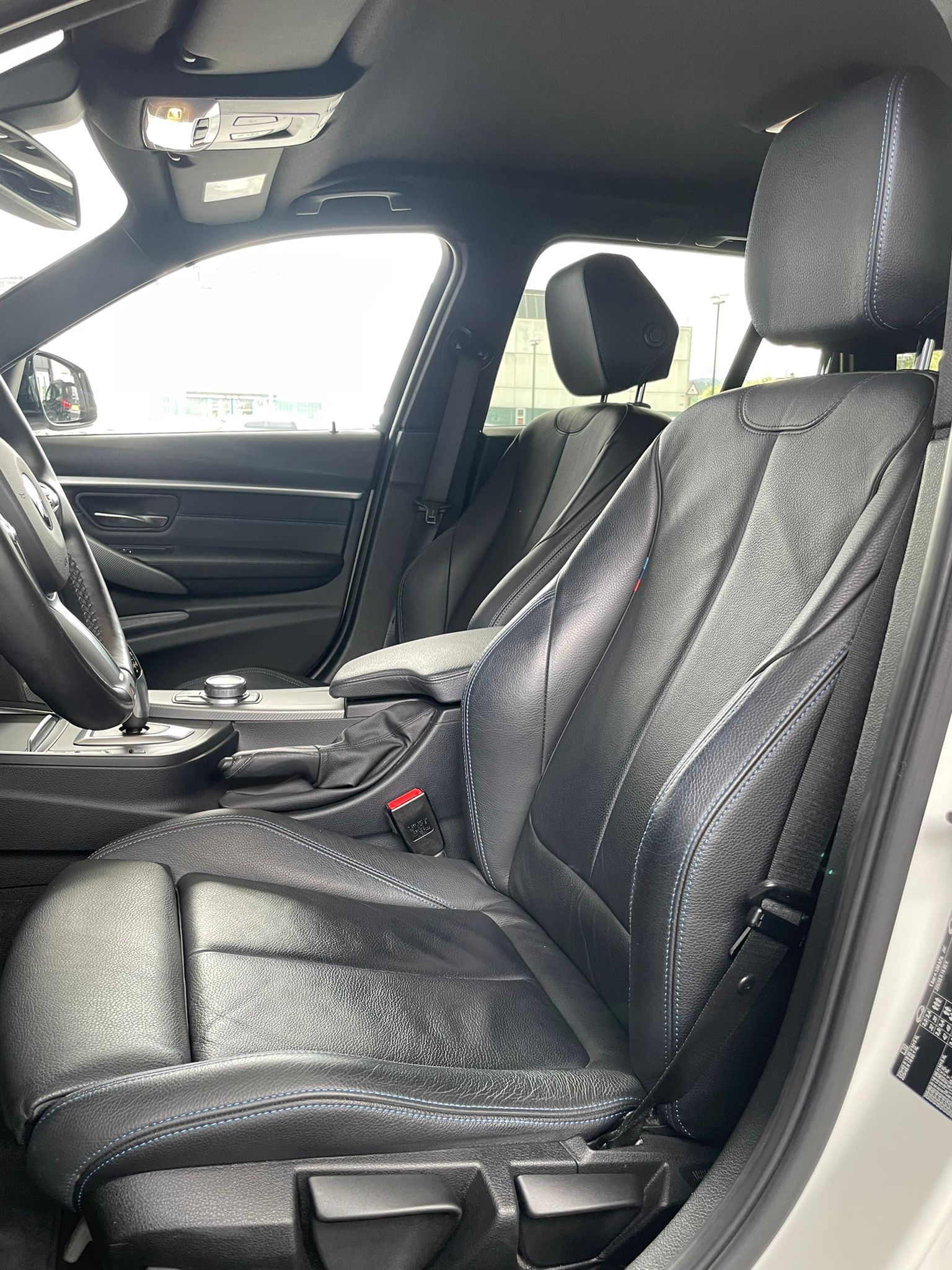 BMW 318d Essential Ed. Touring-5