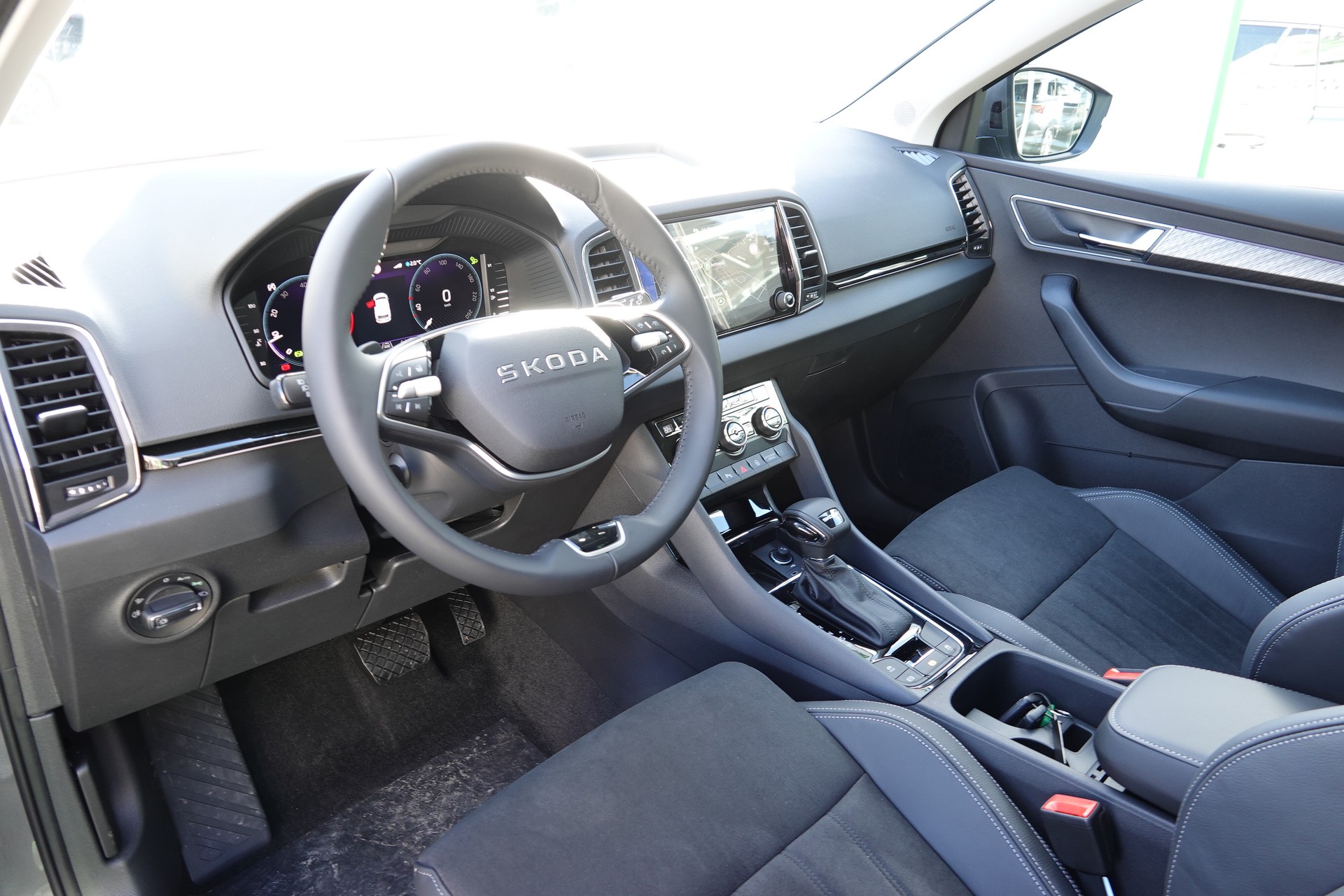 SKODA Karoq 1.5 TSI Dynamic DSG - 9