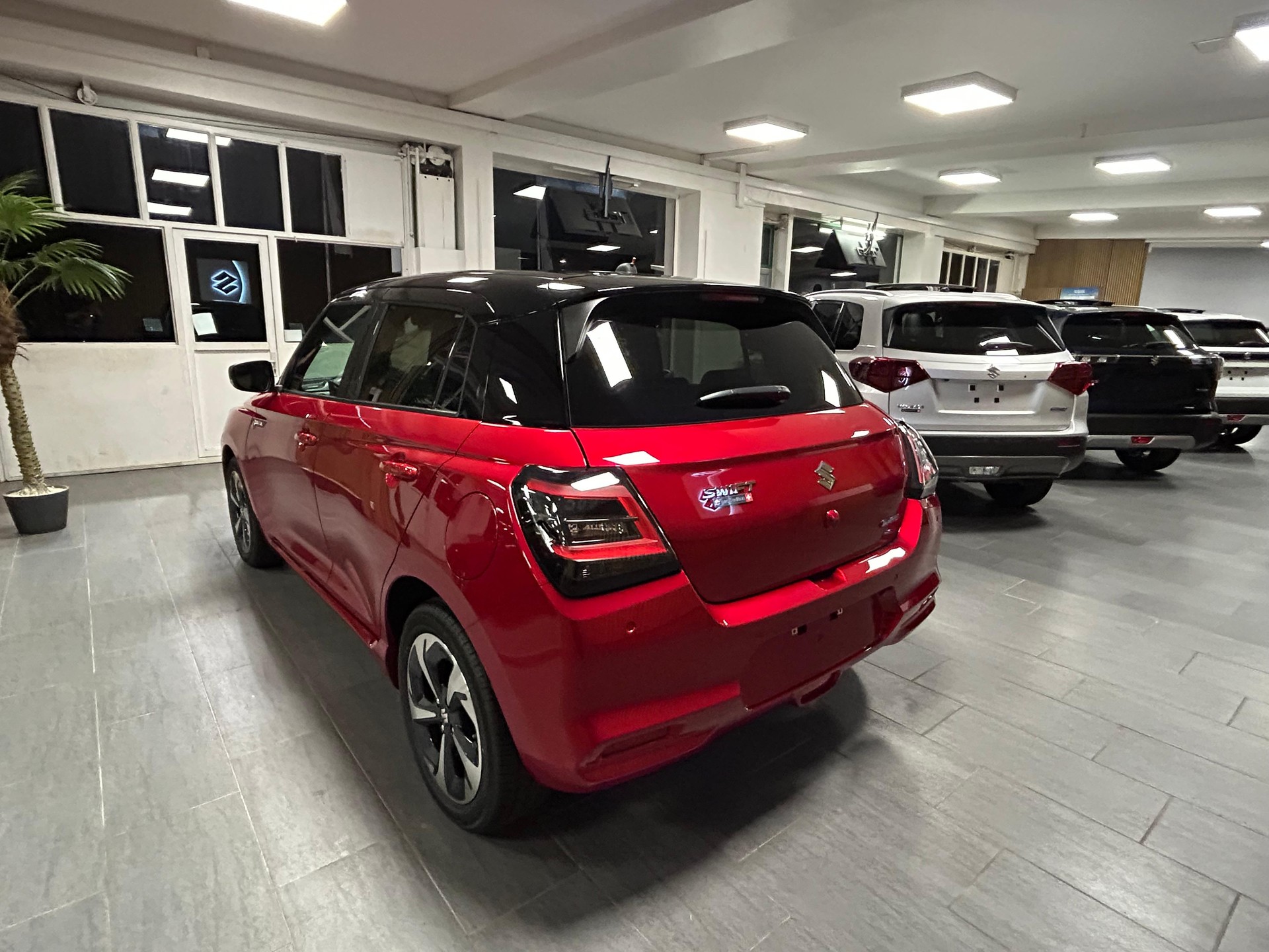 SUZUKI Swift 1.2 Sakura Top Hybrid - 5