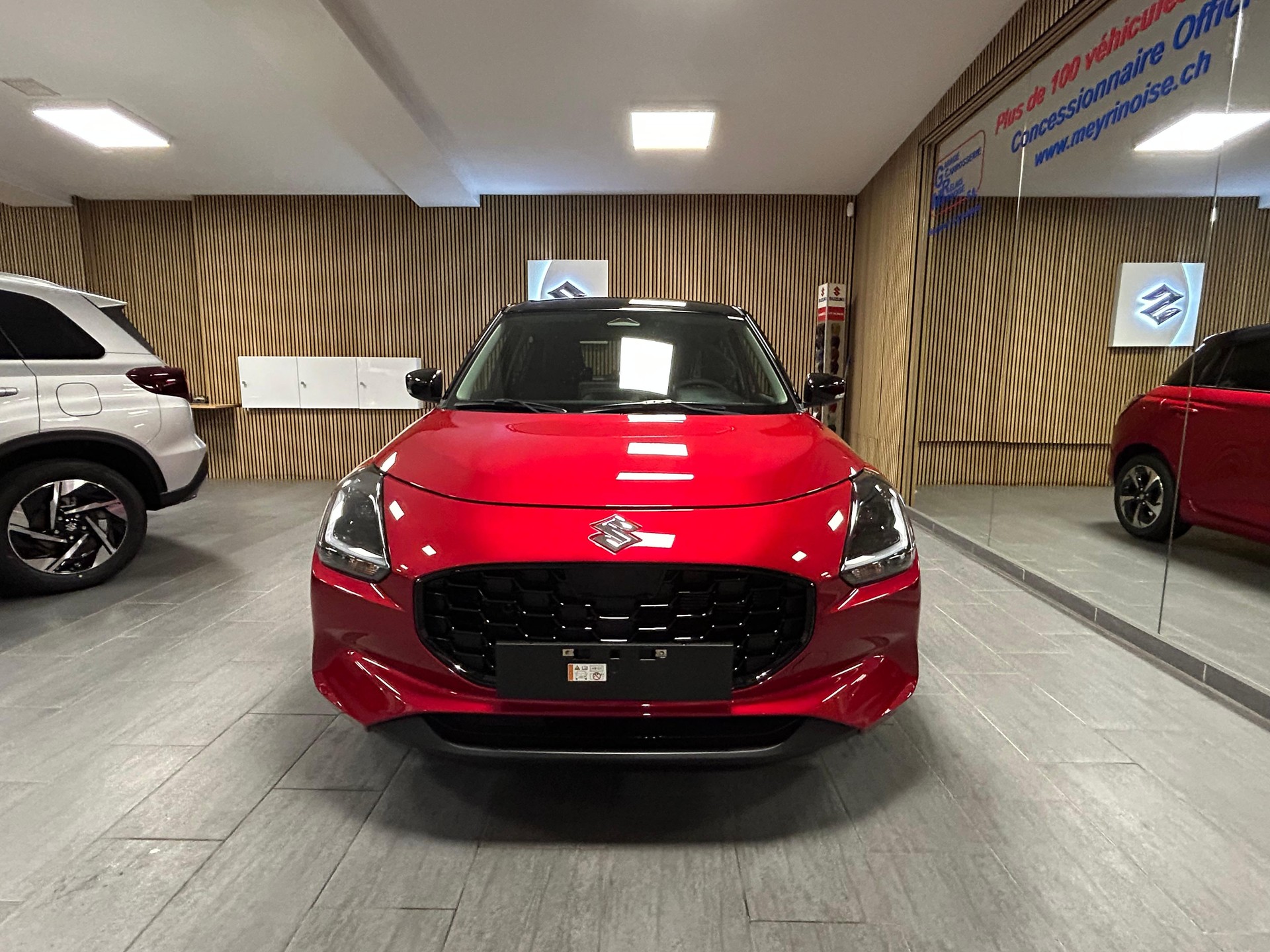 SUZUKI Swift 1.2 Sakura Top Hybrid - 3