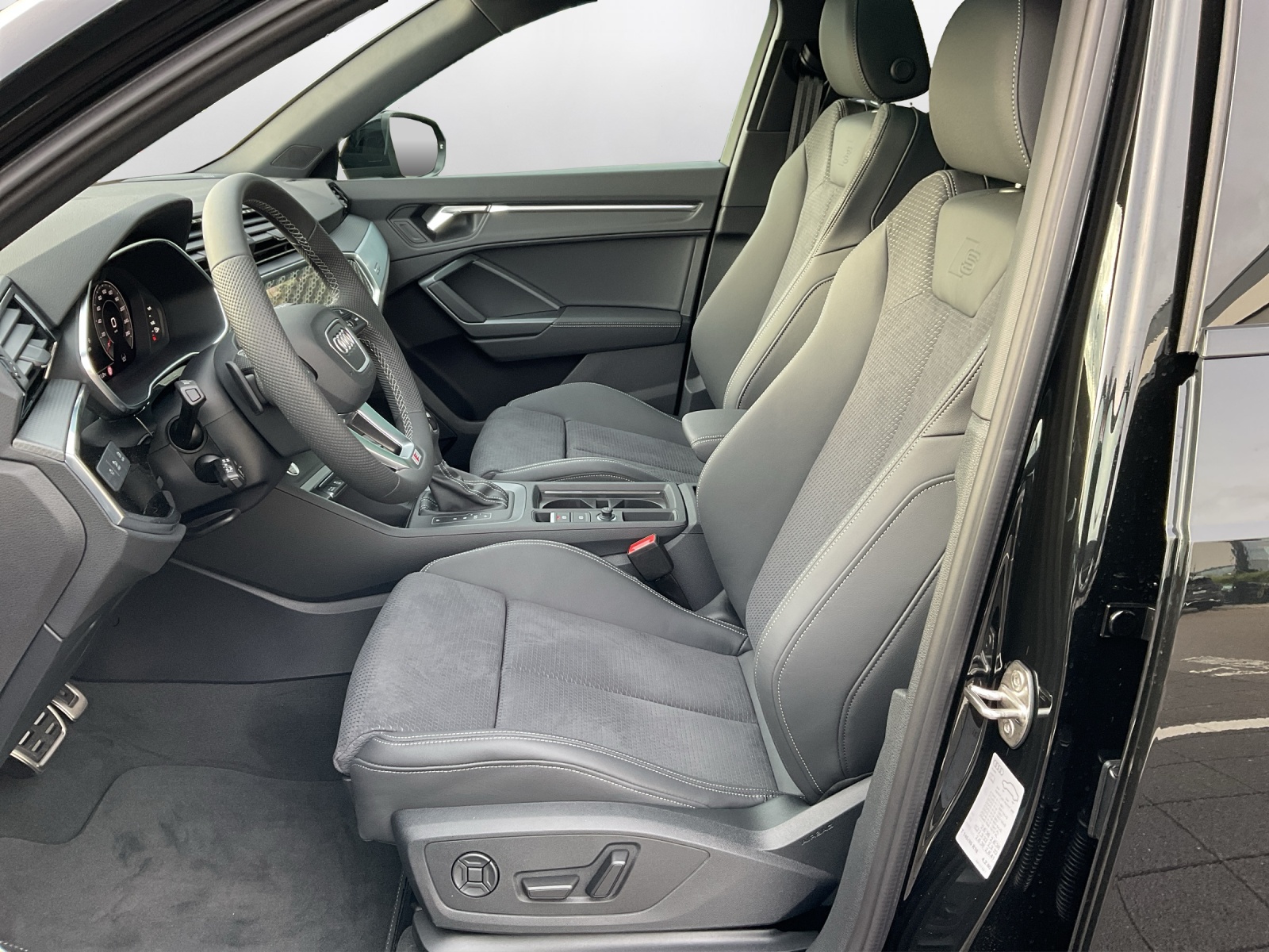 AUDI Q3 35 TFSI S line Attraction S-tronic - 10