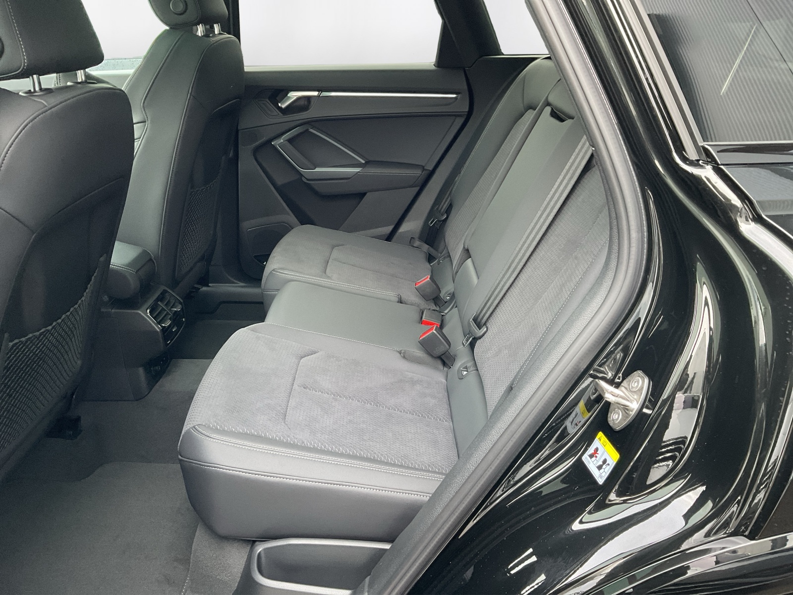 AUDI Q3 35 TFSI S line Attraction S-tronic - 11