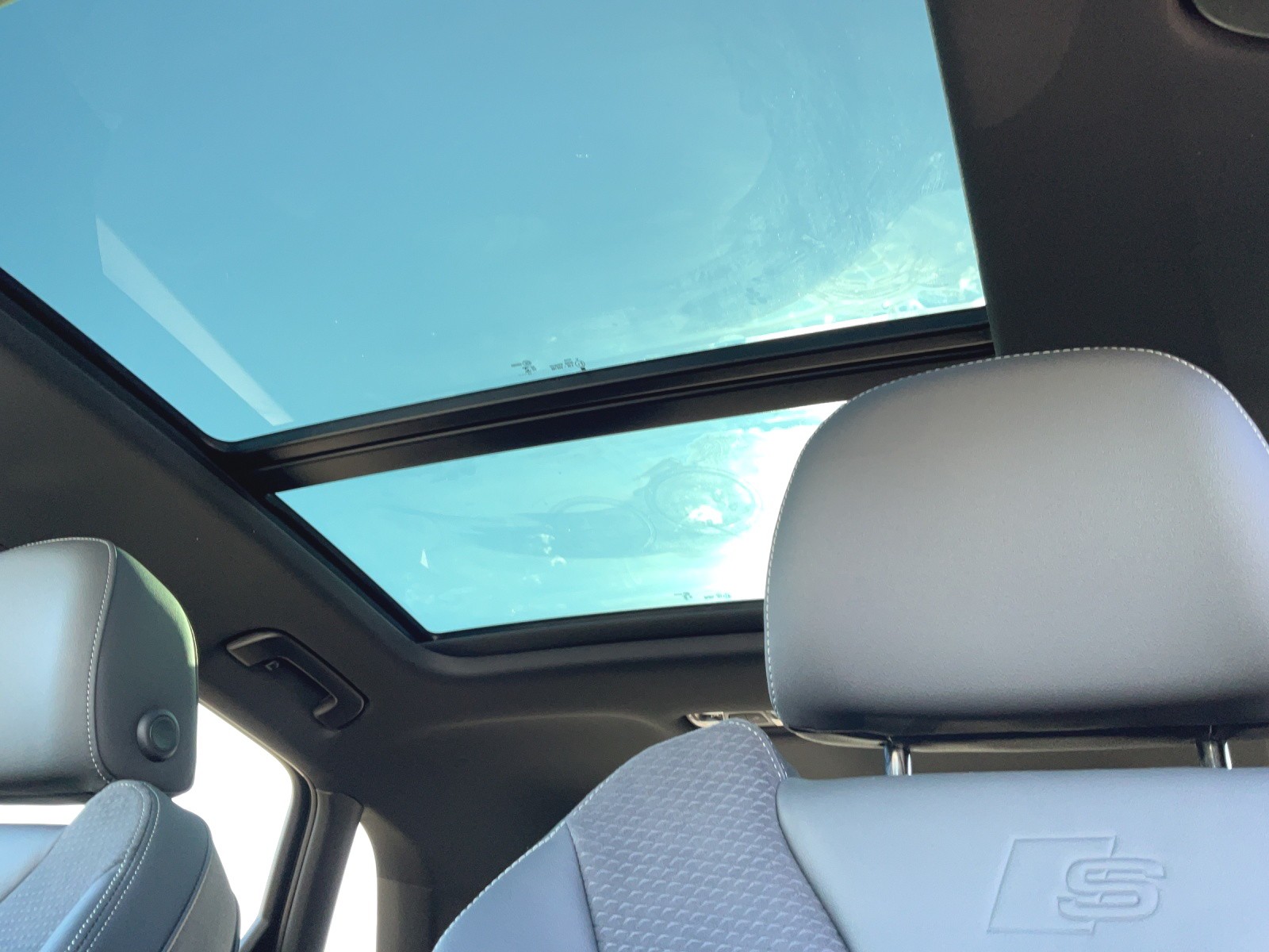 AUDI Q3 35 TFSI S line Attraction S-tronic - 14