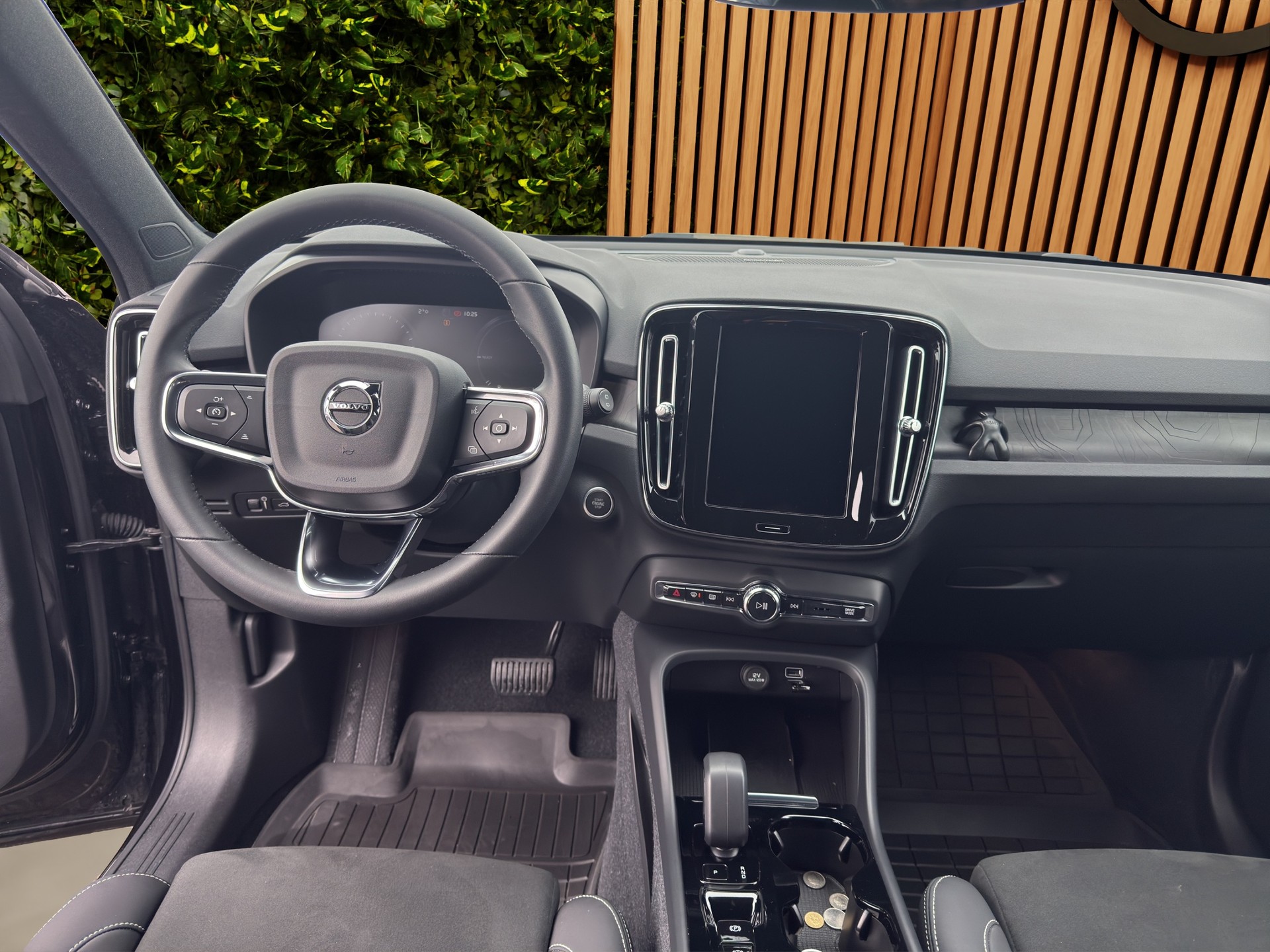 VOLVO XC40 1.5 T4 PiH Plus Dark - 13