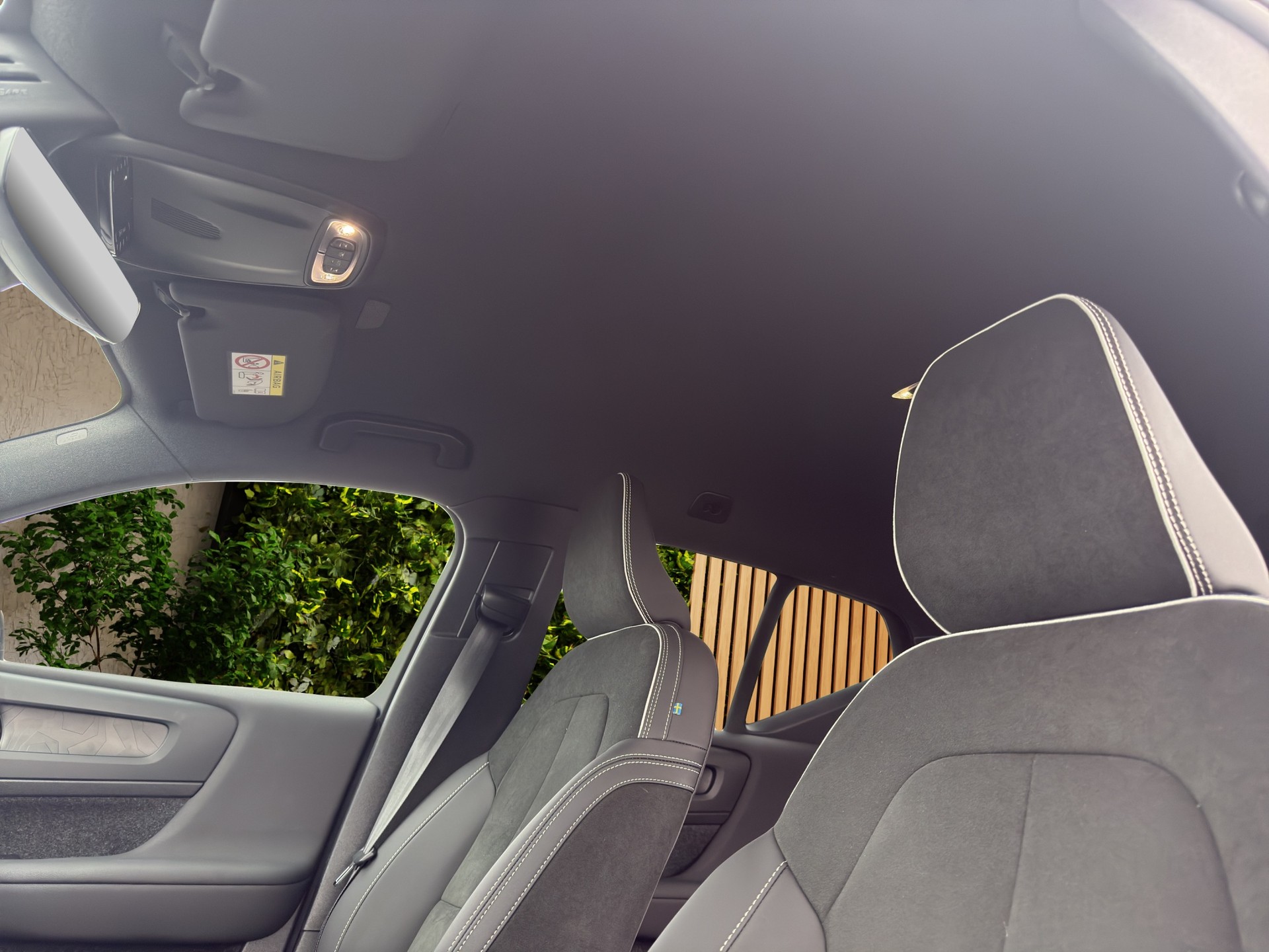 VOLVO XC40 1.5 T4 PiH Plus Dark - 12