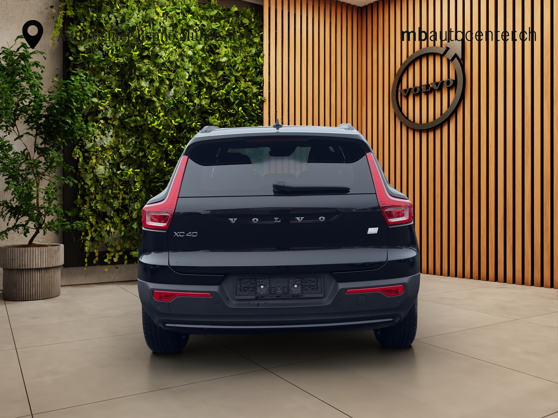 VOLVO XC40 1.5 T4 PiH Plus Dark - 4