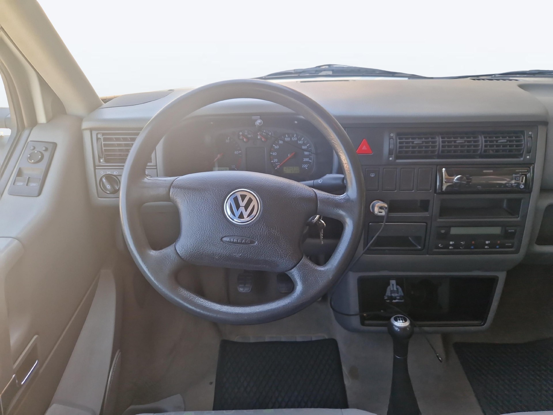 VW T4 Caravelle 2920 Swiss 2.5 TDI syncro - 9
