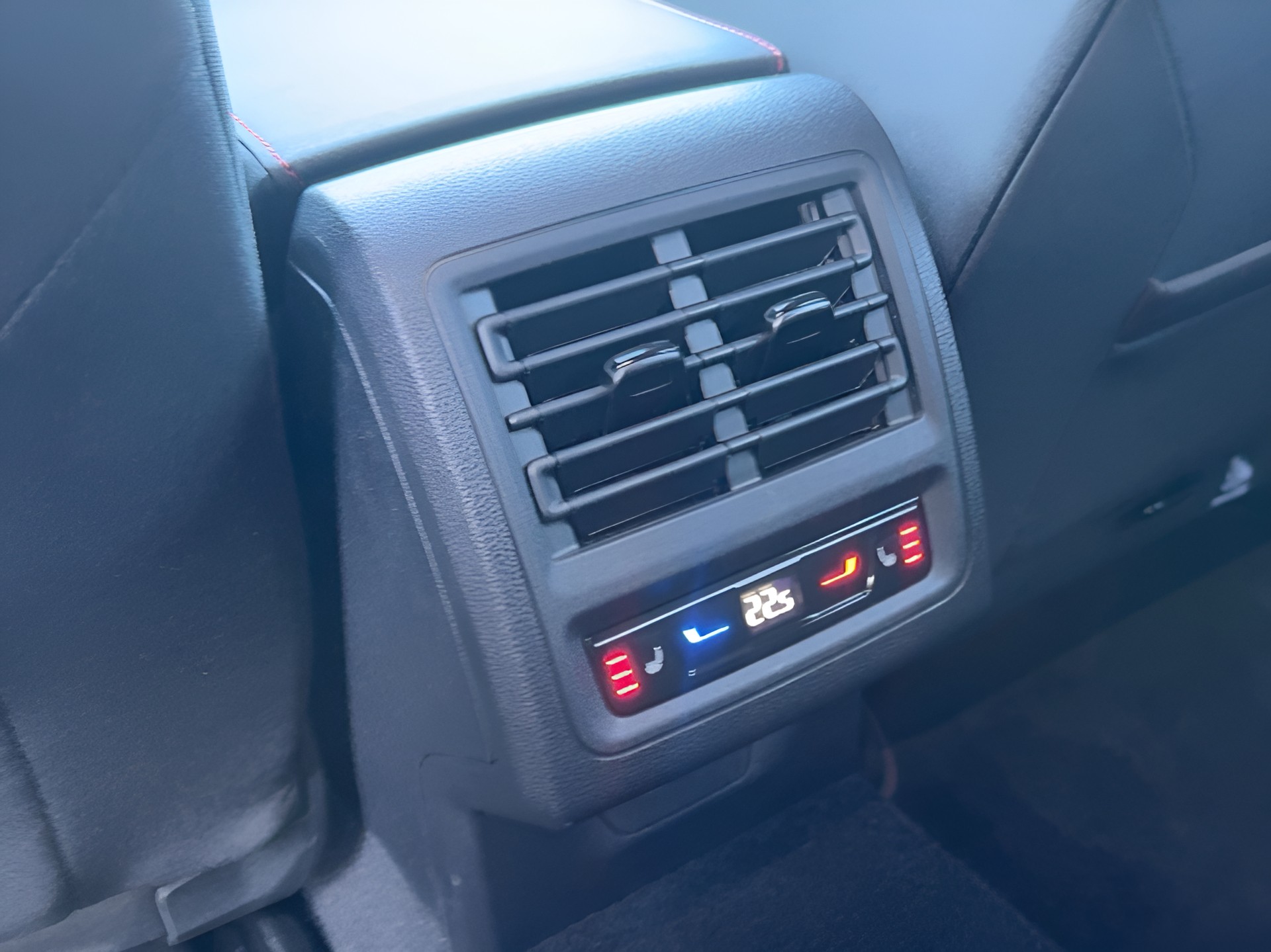 VW Golf 2.0 TSI GTI DSG - 19