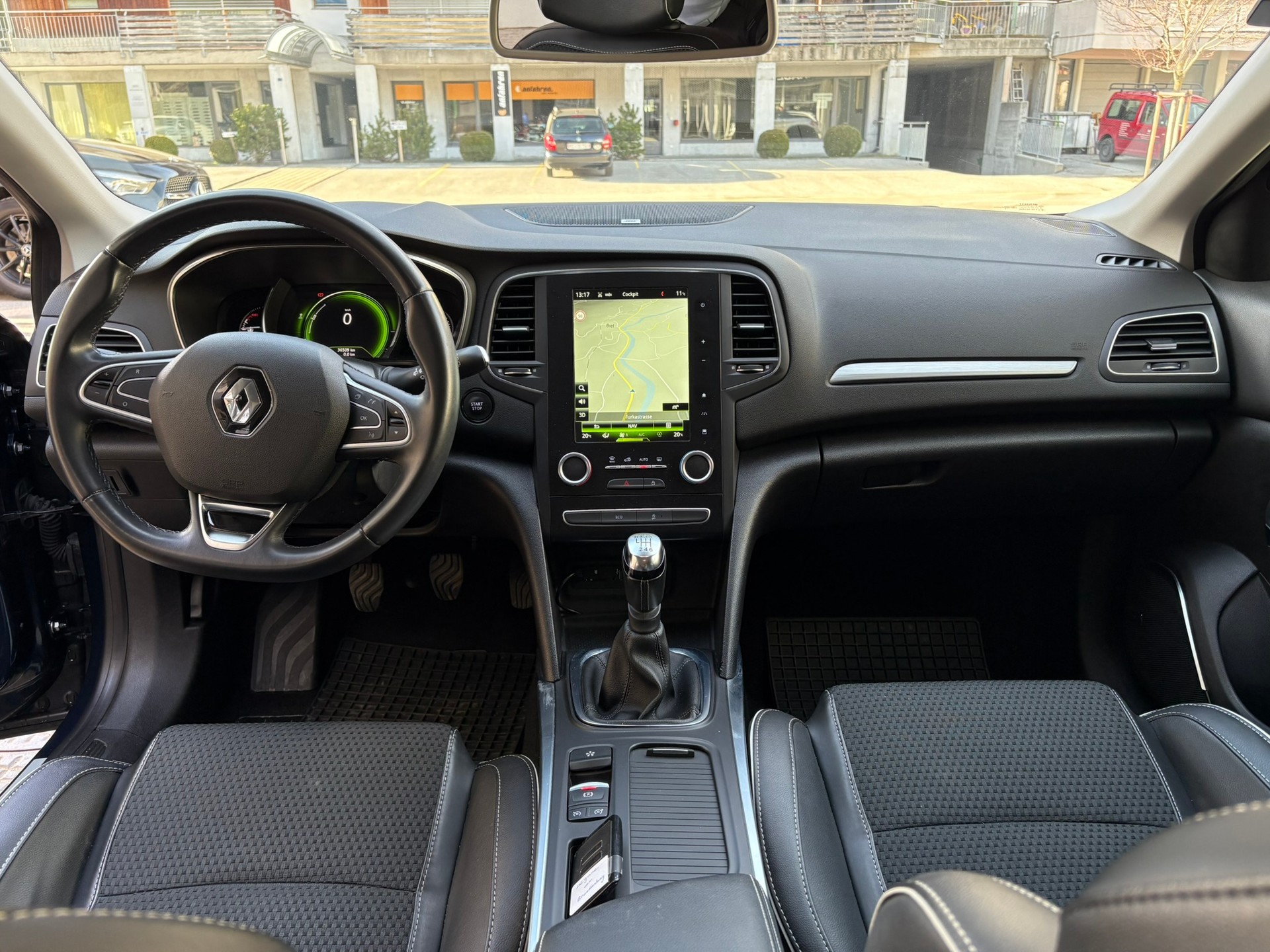 RENAULT Mégane 1.2 16V T Bose - 11