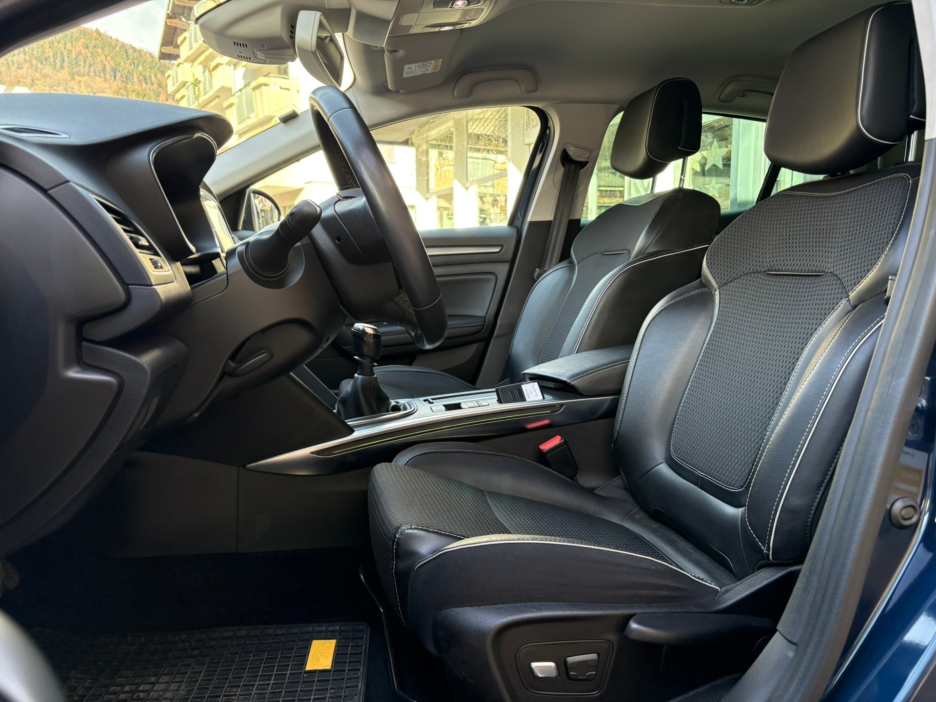 RENAULT Mégane 1.2 16V T Bose - 7