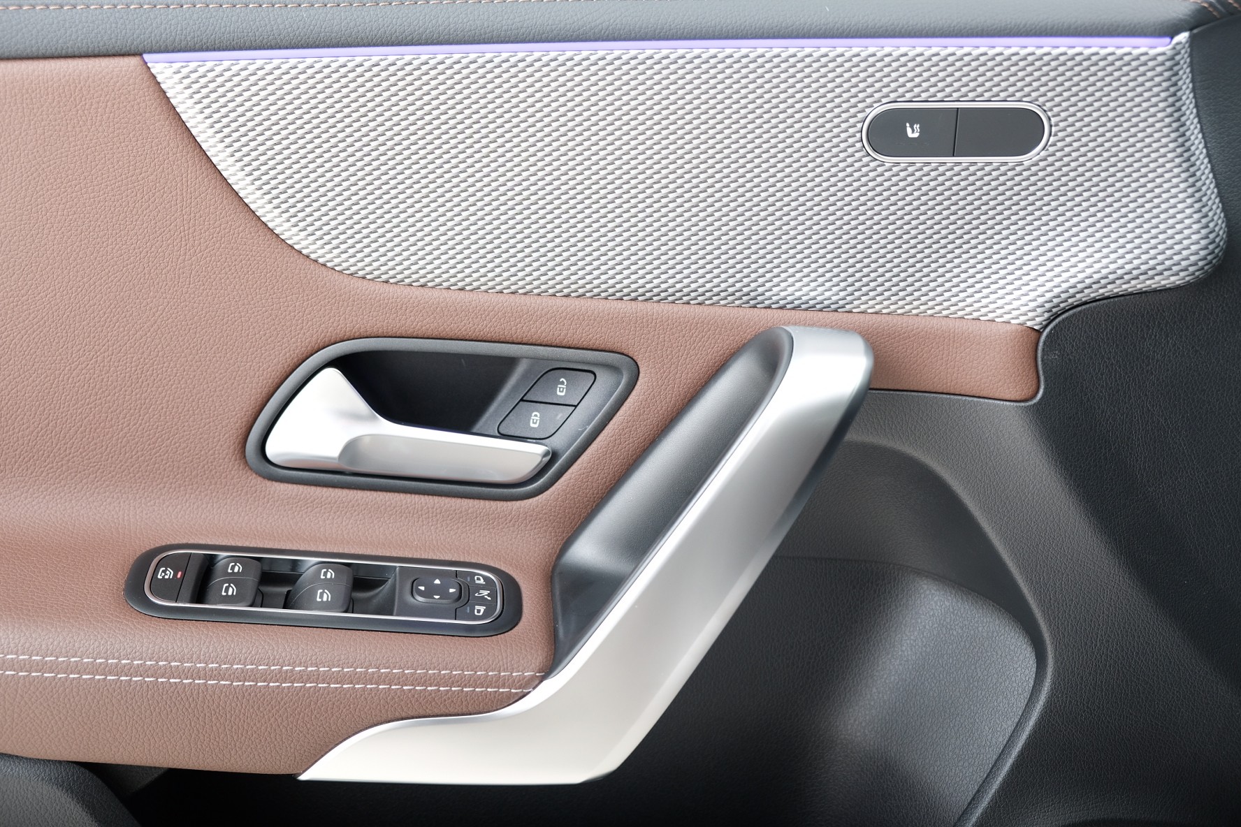 MERCEDES-BENZ A 220 Progressive 7G-DCT 4Matic - 14