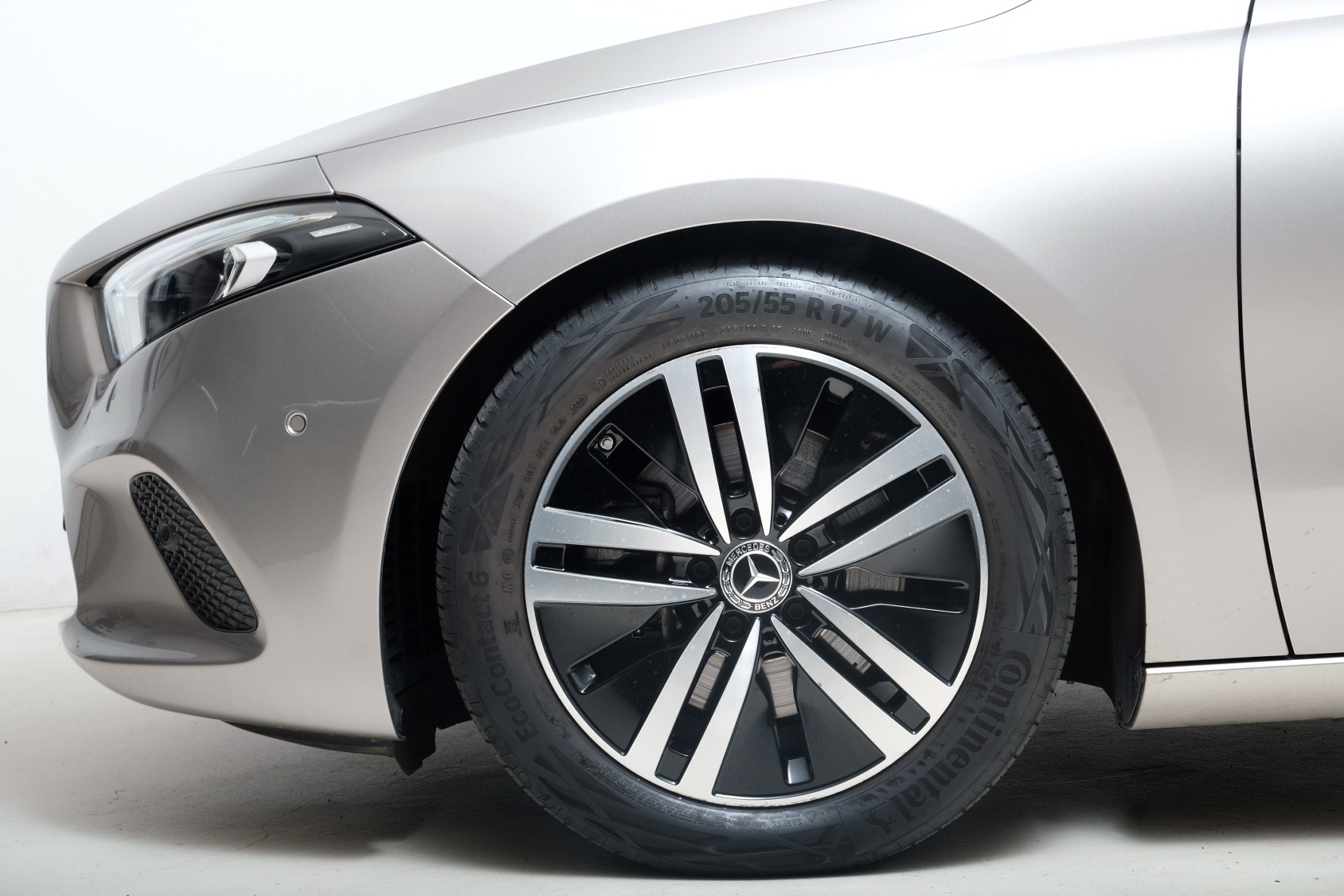 MERCEDES-BENZ A 220 Progressive 7G-DCT 4Matic - 3