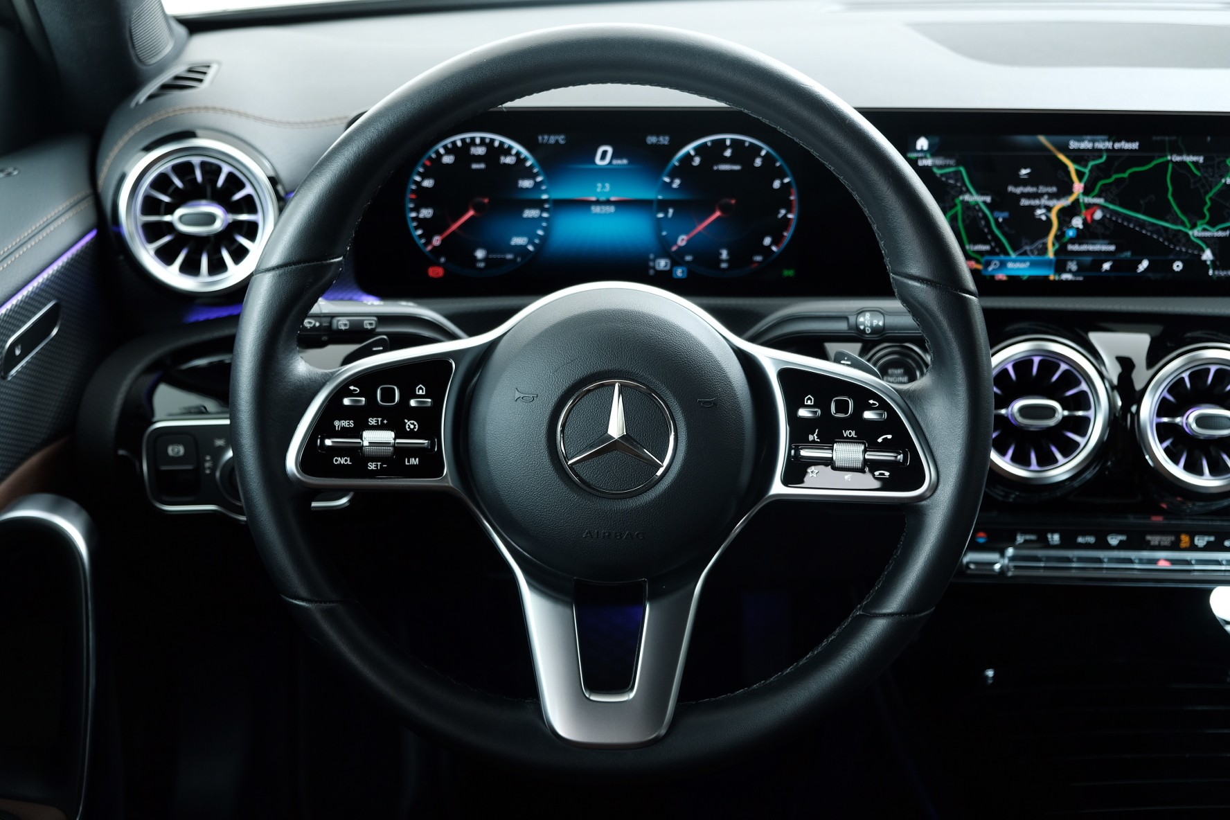 MERCEDES-BENZ A 220 Progressive 7G-DCT 4Matic - 8