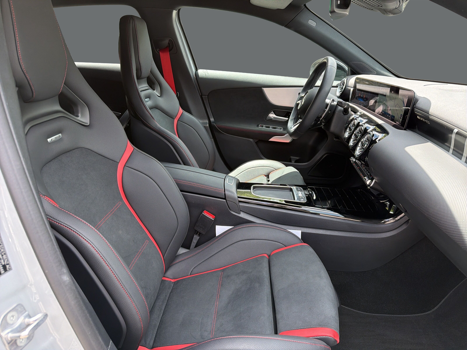 MERCEDES-BENZ A AMG 35 4Matic 8G-DCT - 18