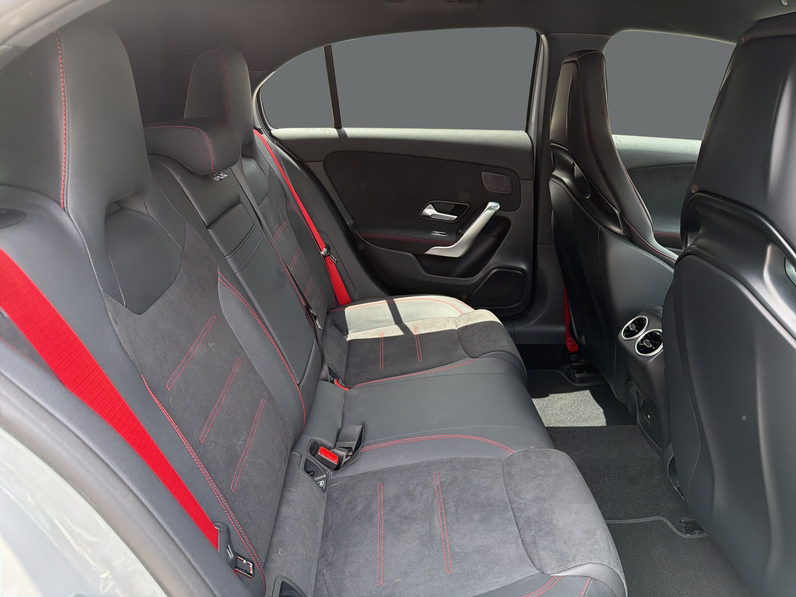 MERCEDES-BENZ A AMG 35 4Matic 8G-DCT - 19