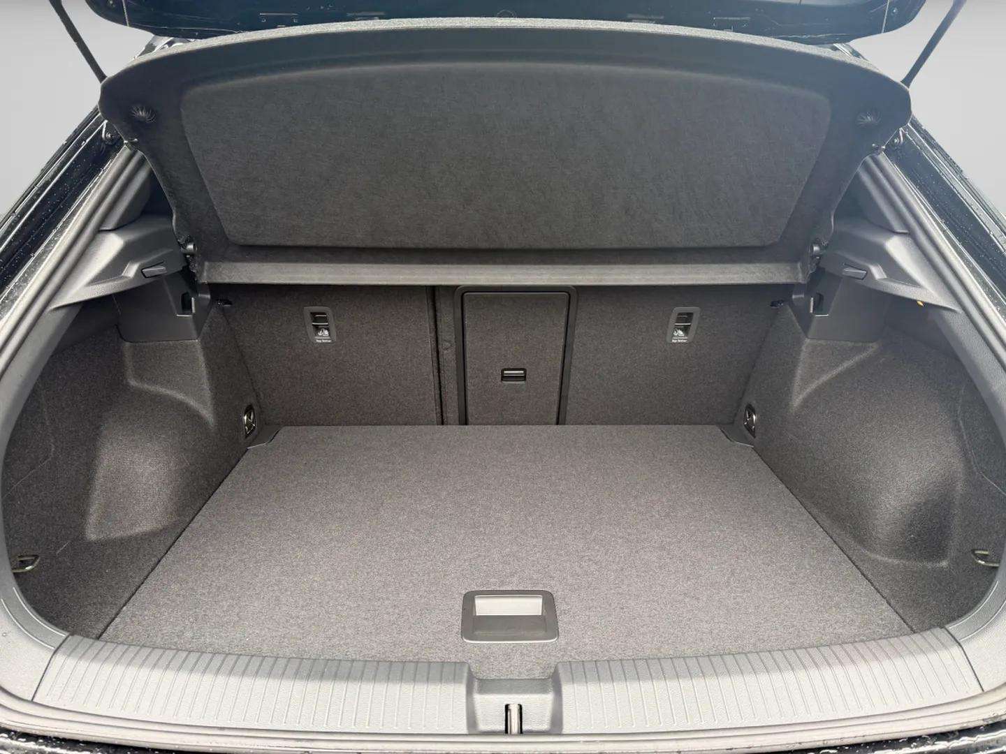 VW T-Roc 1.5 TSI EVO R-Line DSG - 17