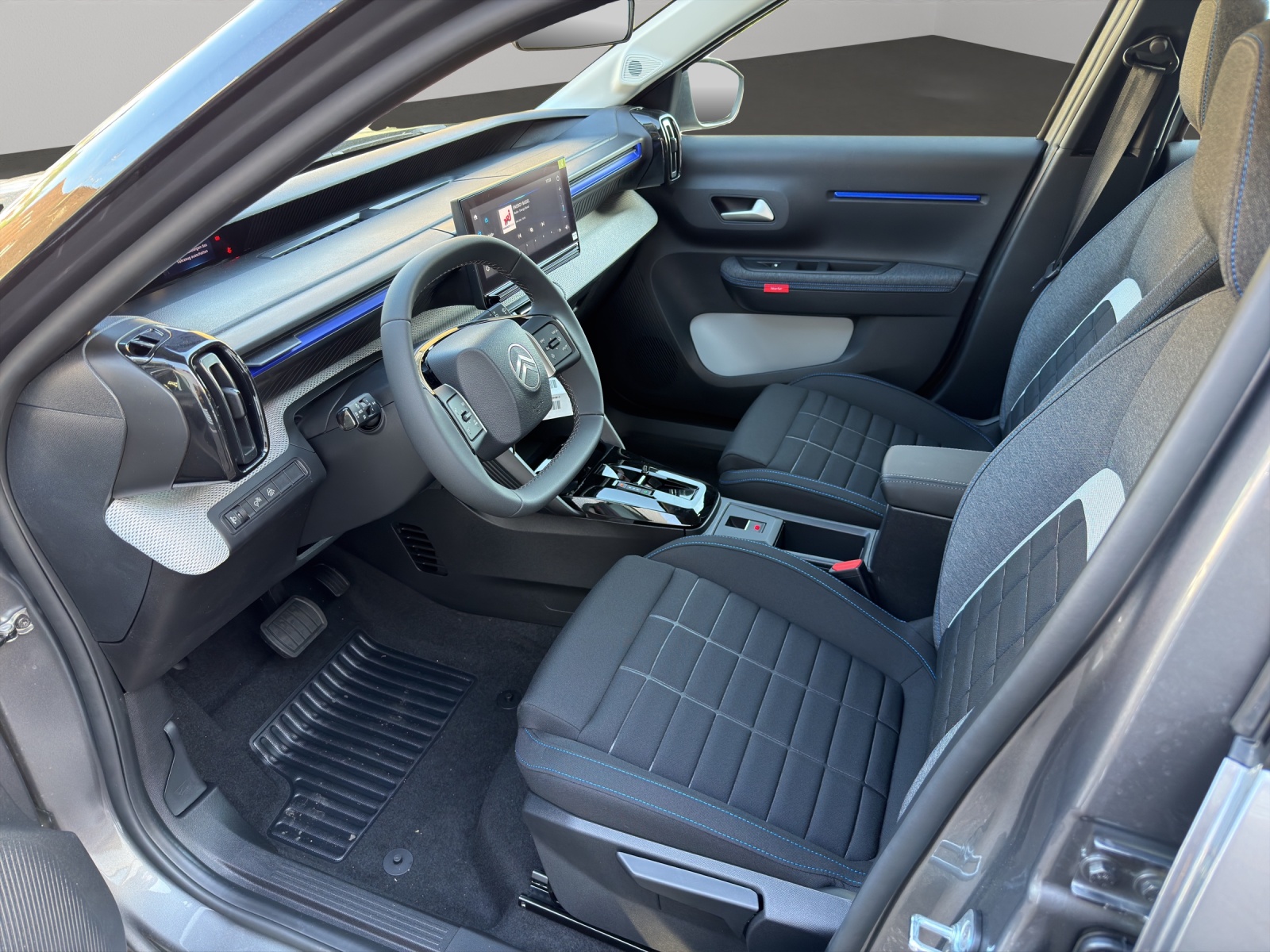 CITROEN C3 1.2 Hybrid Plus - 4