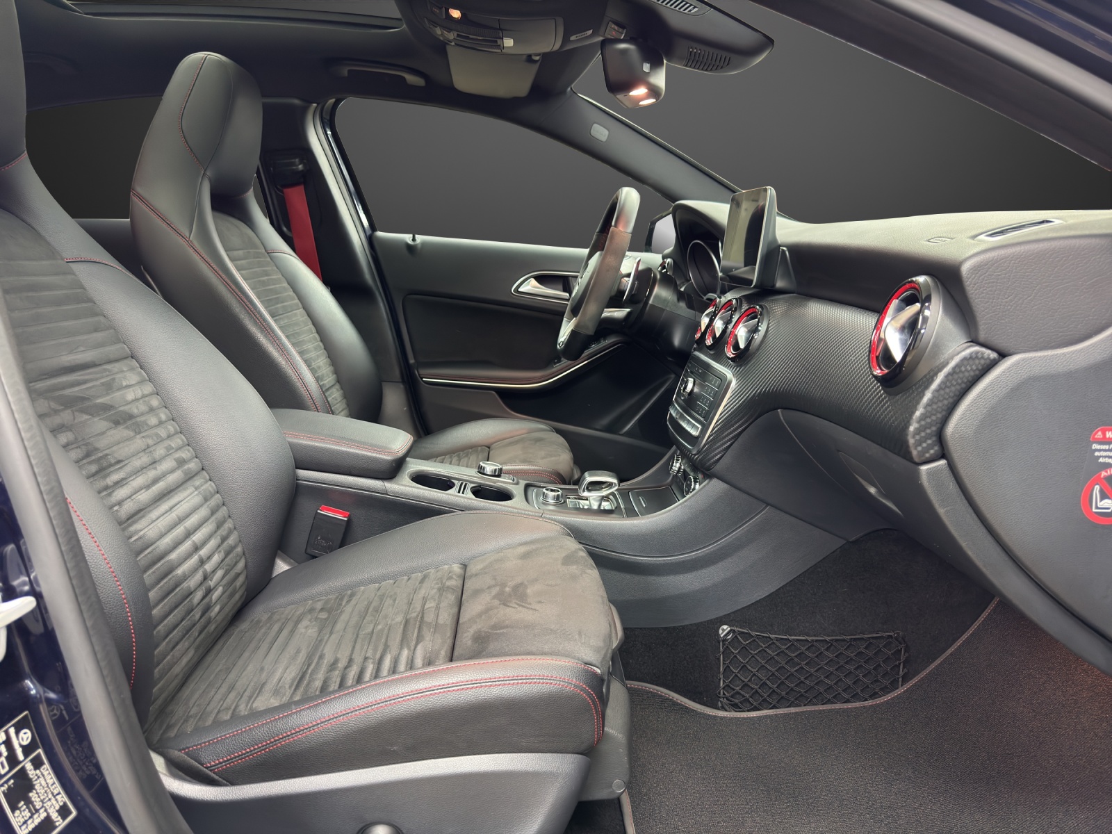 MERCEDES-BENZ A 45 AMG 4Matic - 12