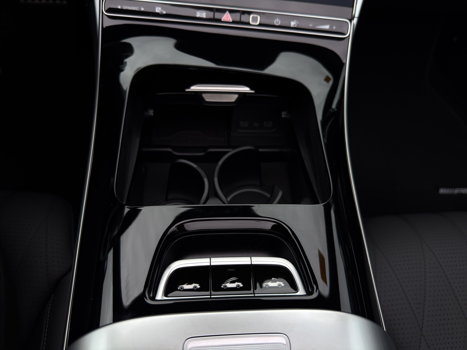 MERCEDES-BENZ CLE 200 AMG Line 4matic Cabriolet - 26