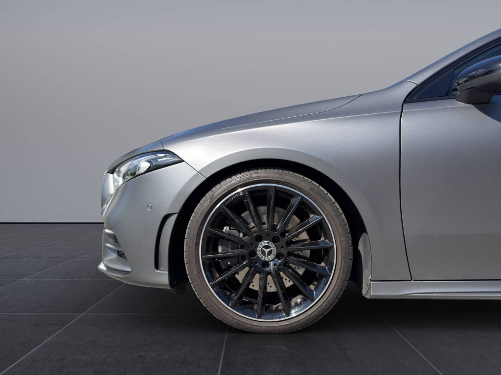 MERCEDES-BENZ A 250 AMG Line 4m - 14