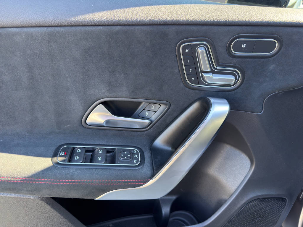 MERCEDES-BENZ A 250 AMG Line 4m - 13