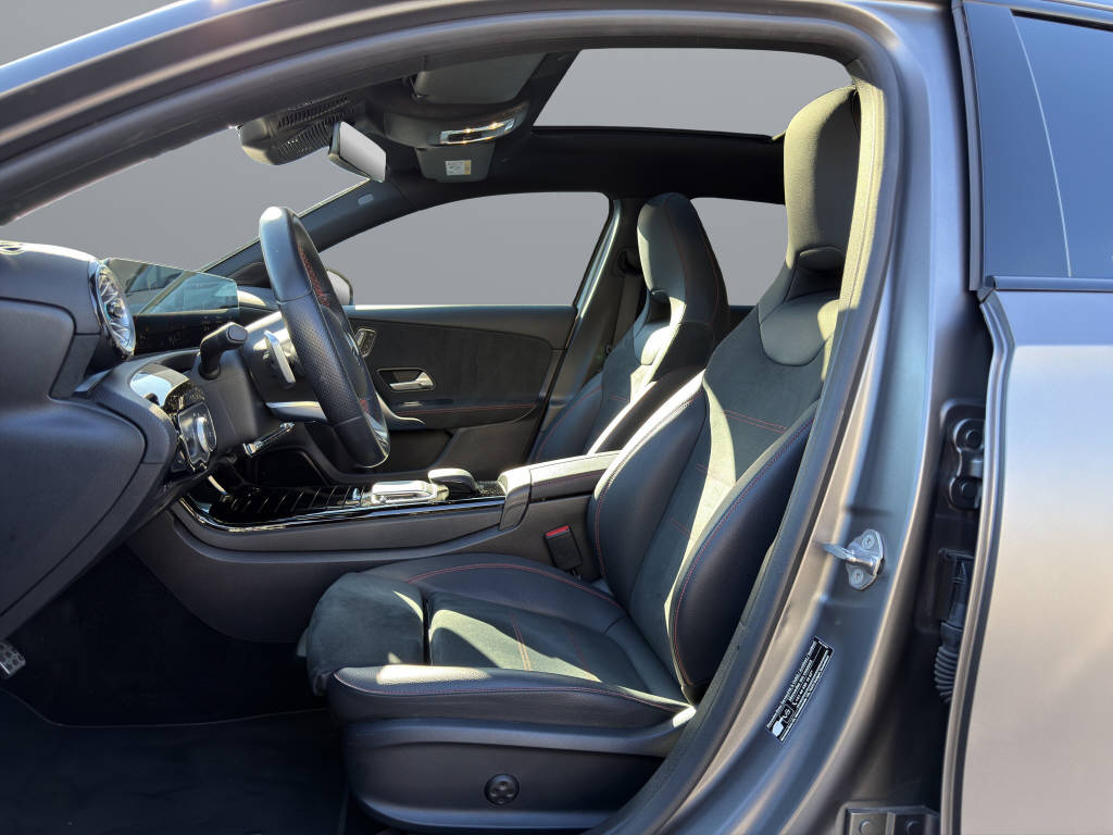 MERCEDES-BENZ A 250 AMG Line 4m - 8