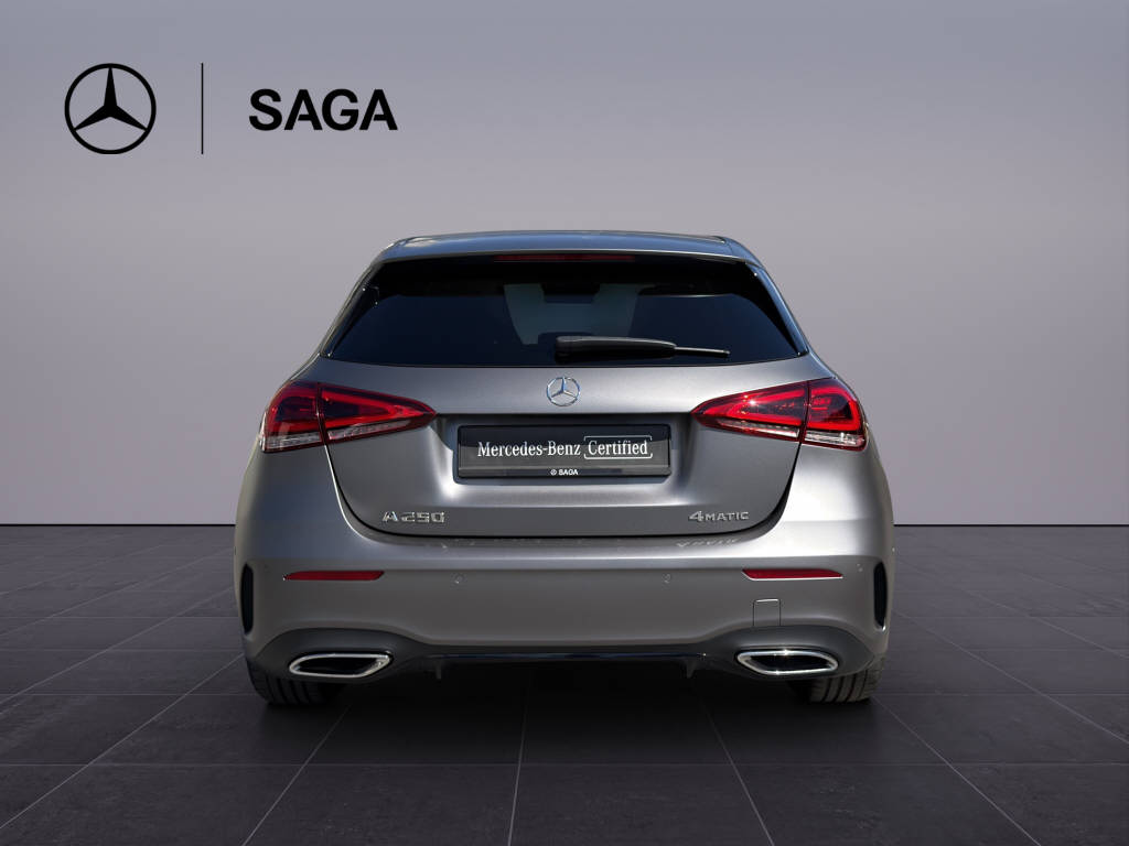 MERCEDES-BENZ A 250 AMG Line 4m - 5