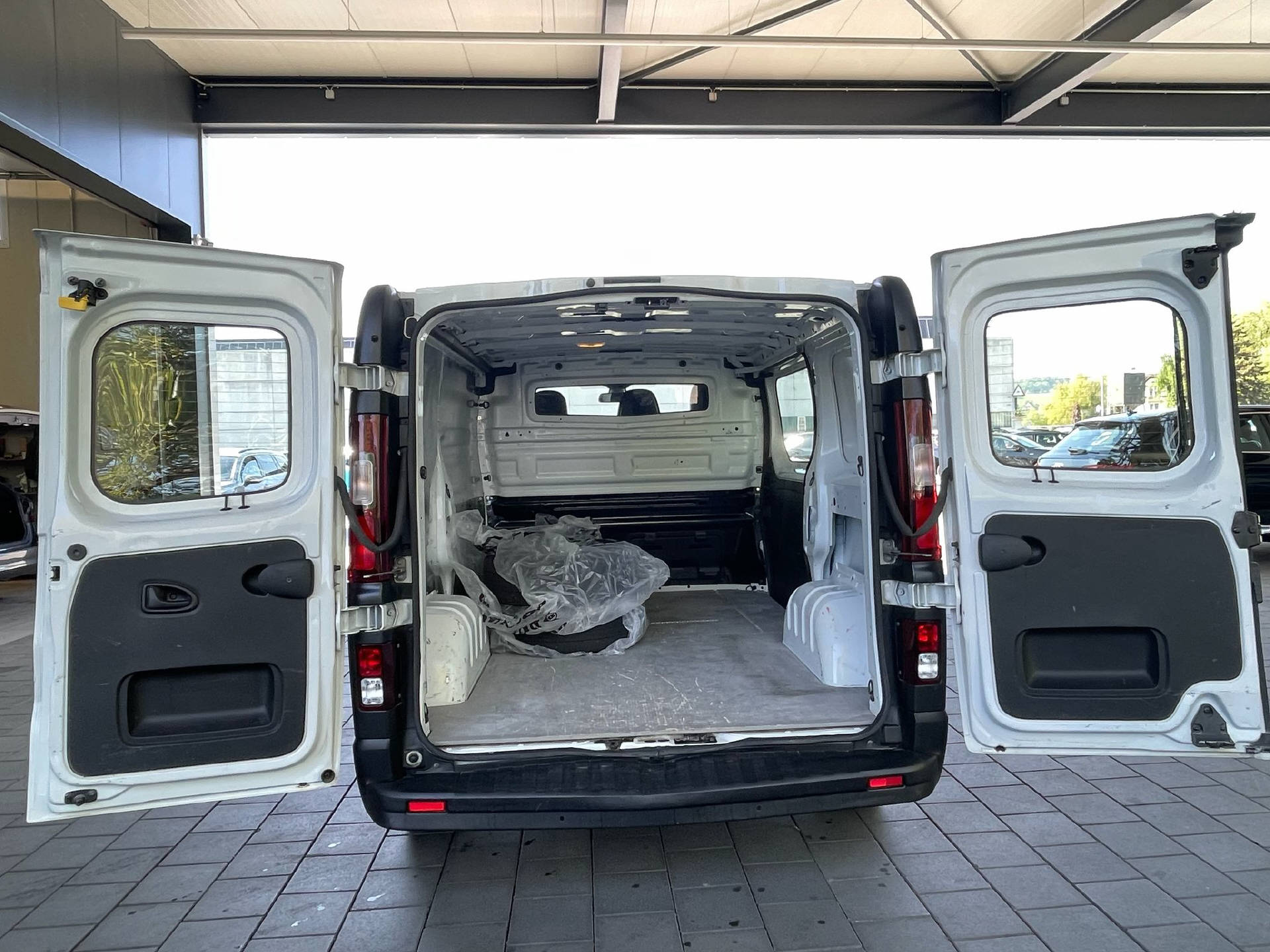 RENAULT Trafic Kaw. 3.0 t L1 H1 2.0 dCi 120 Business-5