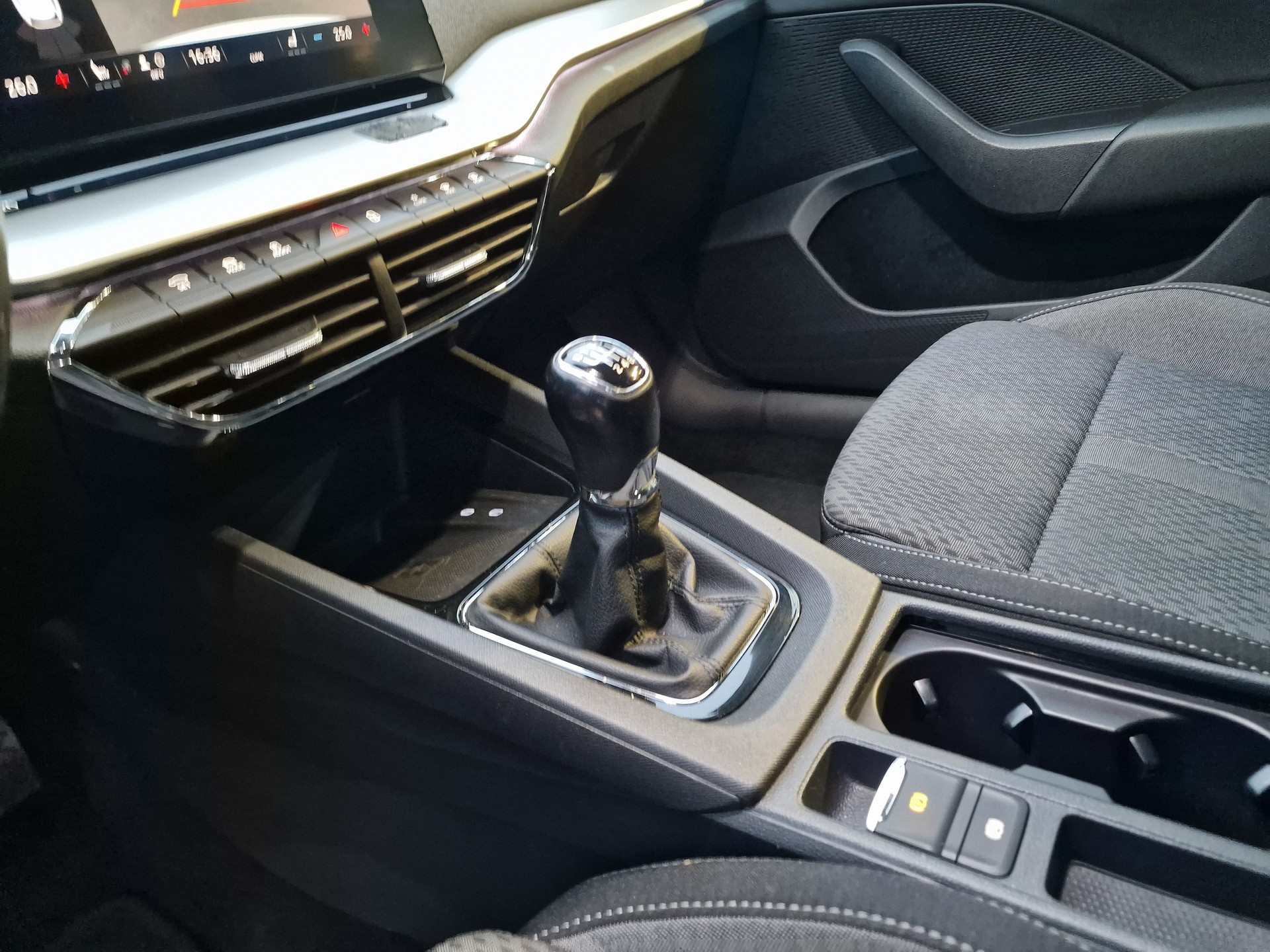 SKODA Octavia Combi 1.5 TSI ACT EVO Style 24Mt Gara 8xBereift - 16