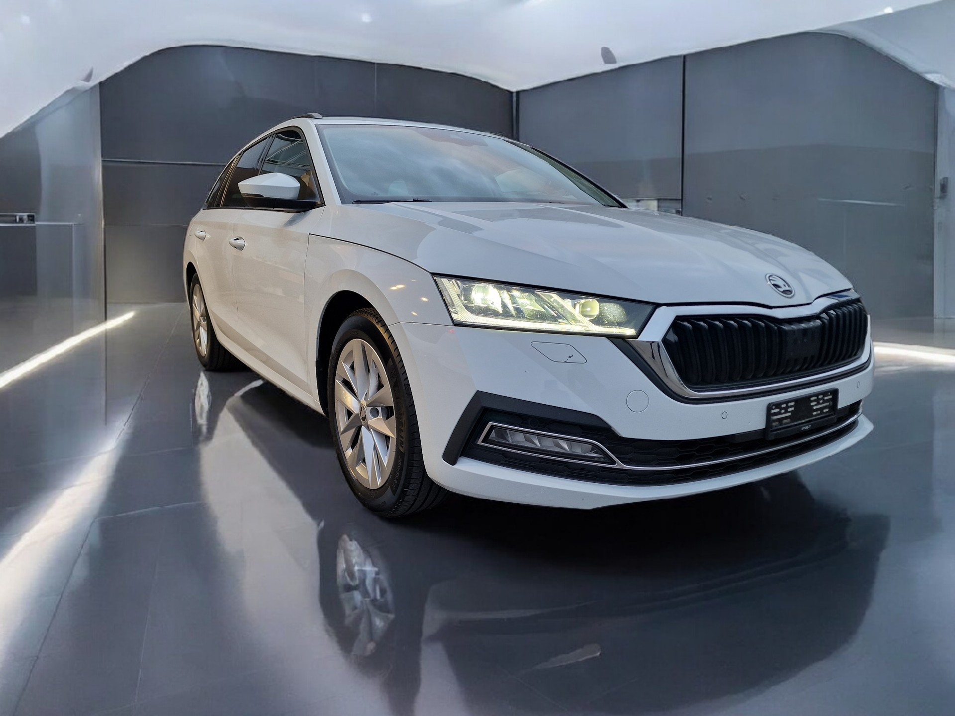 SKODA Octavia Combi 1.5 TSI ACT EVO Style 24Mt Gara 8xBereift - 4