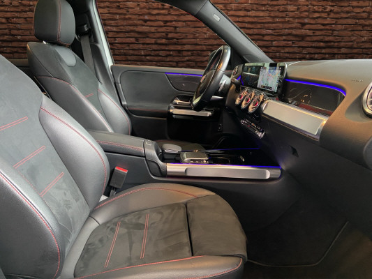 MERCEDES-BENZ GLB 200 d AMG Line - 12