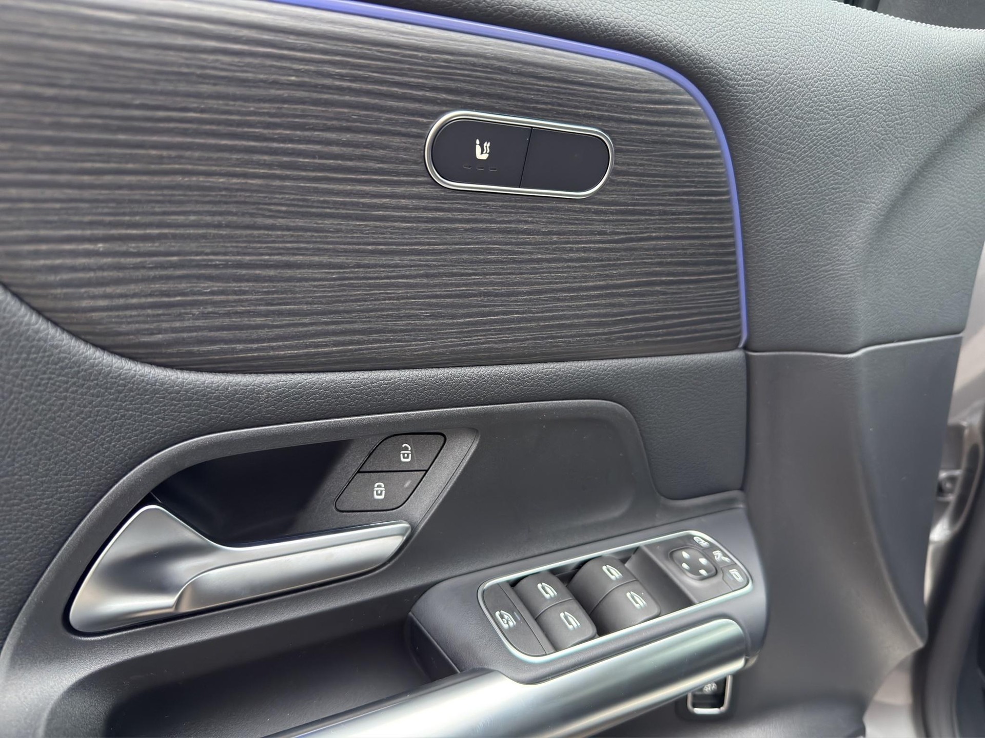 MERCEDES-BENZ GLA 250 Swiss Star Progressive 4matic - 15