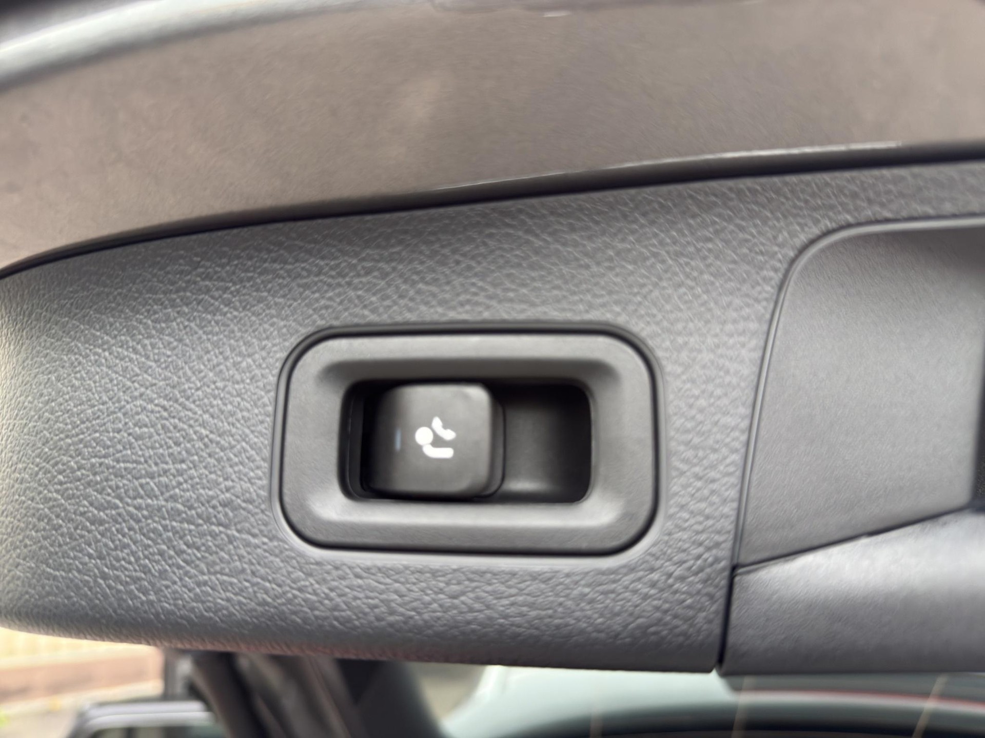 MERCEDES-BENZ GLA 250 Swiss Star Progressive 4matic - 17