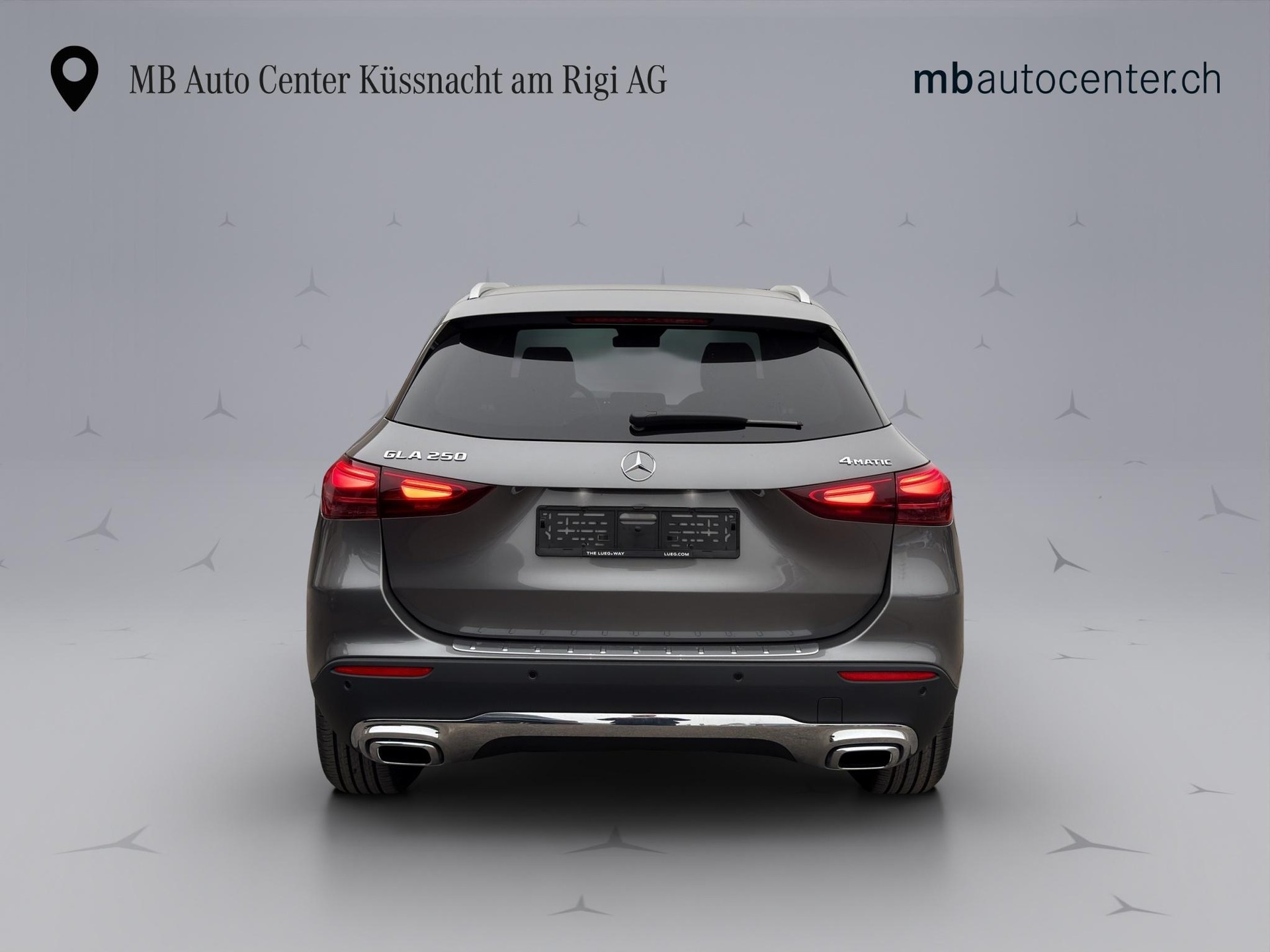 MERCEDES-BENZ GLA 250 Swiss Star Progressive 4matic - 4