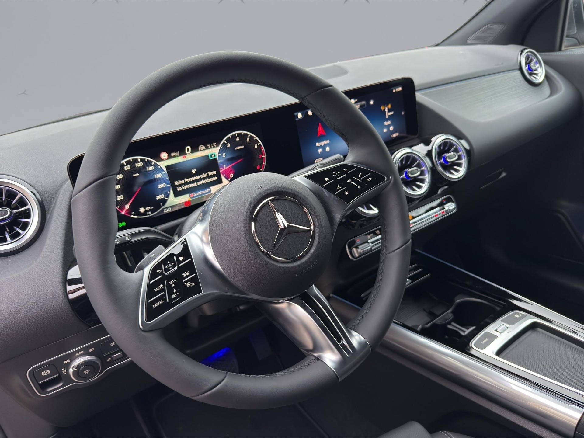 MERCEDES-BENZ GLA 250 Swiss Star Progressive 4matic - 9