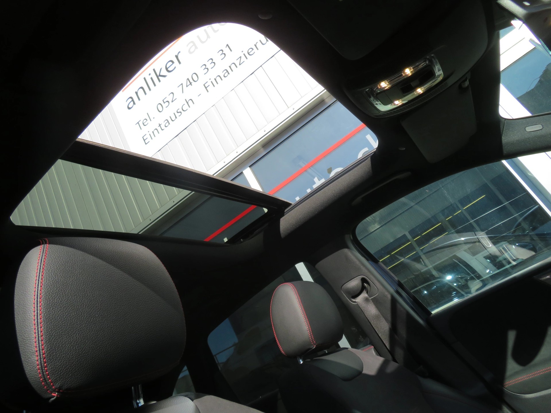 MERCEDES-BENZ B 200 AMG Line - 12