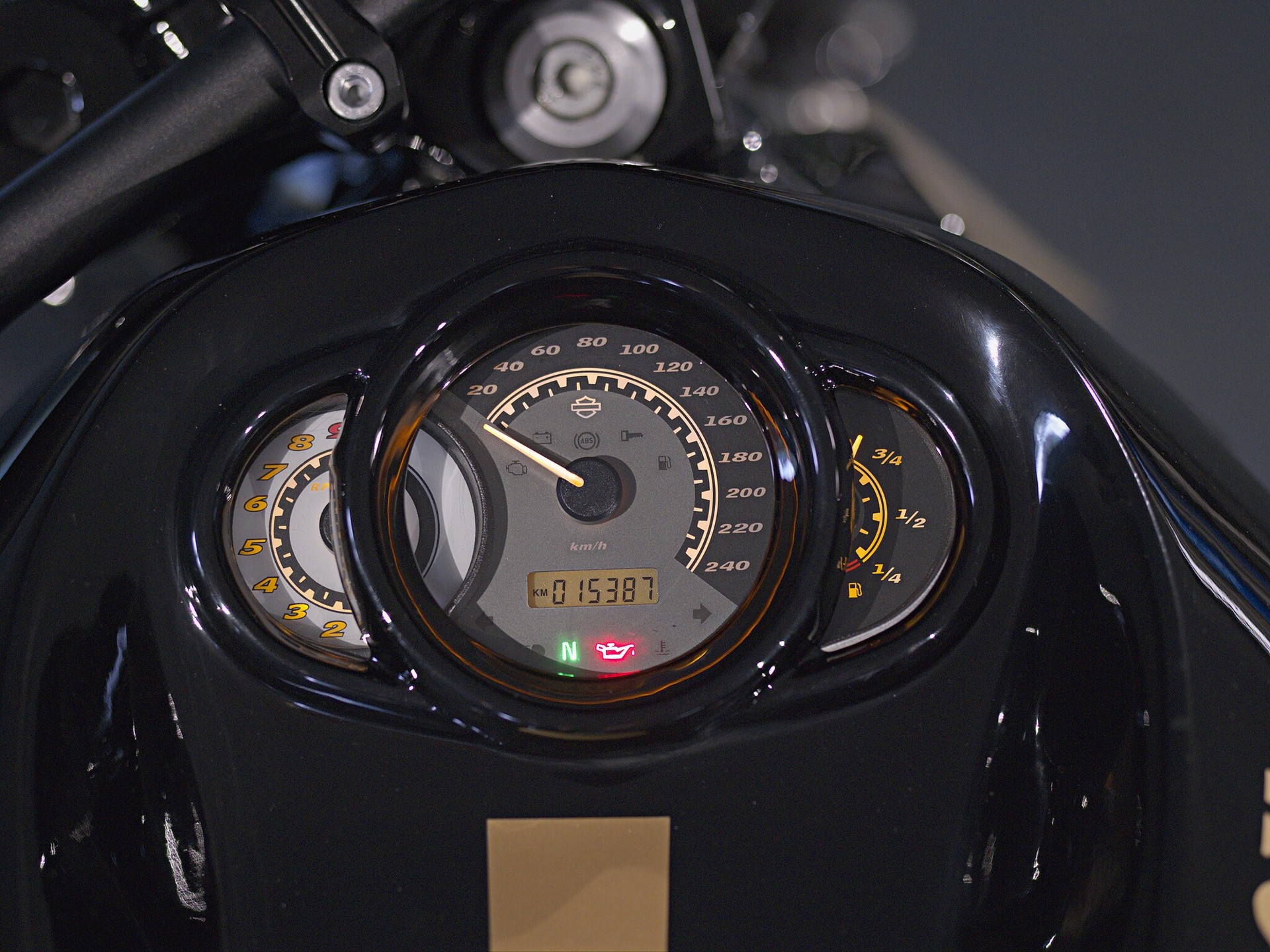 HARLEY-DAVIDSON VRSCF V-Rod Muscle ABS - 16