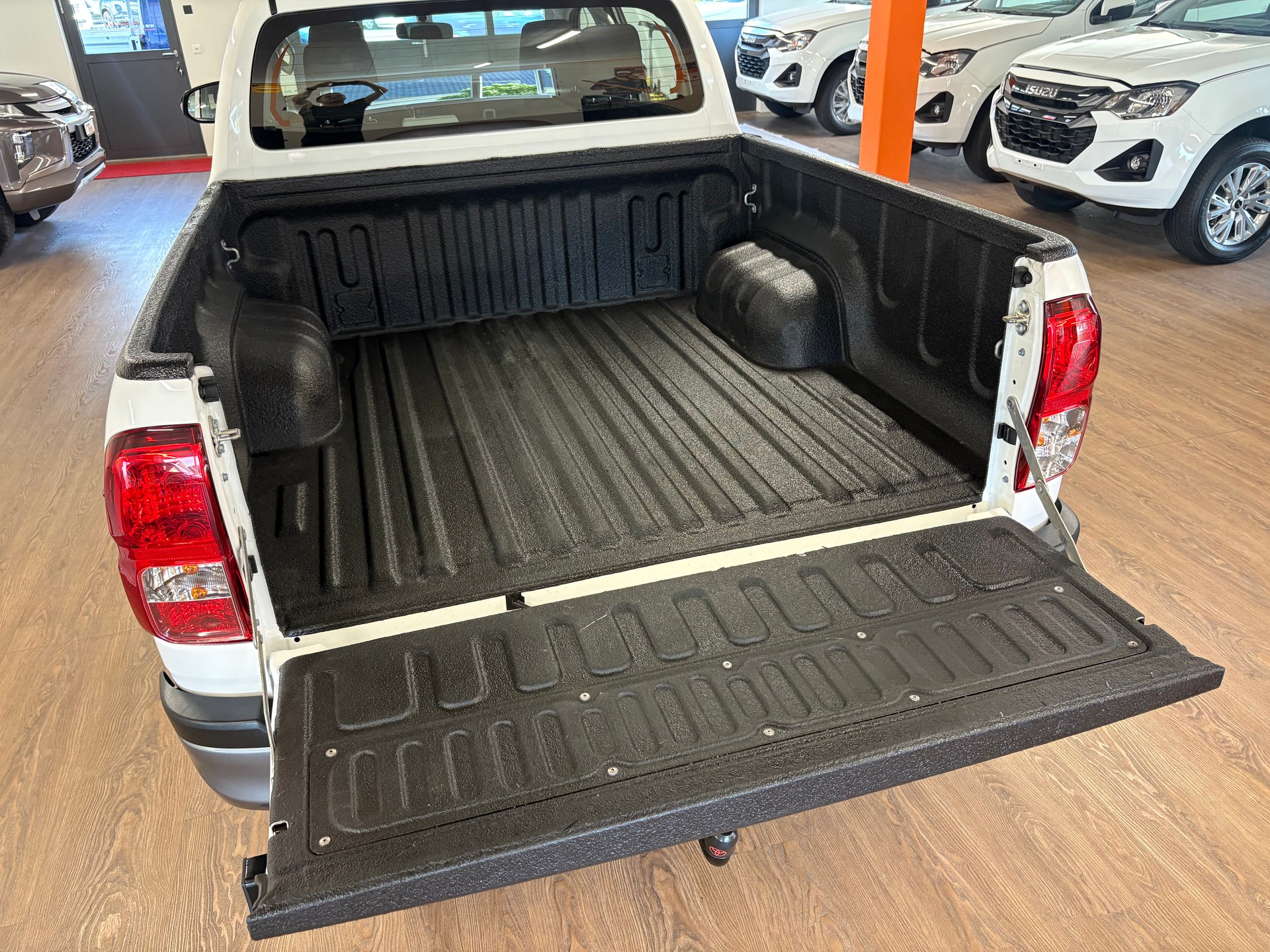 TOYOTA Hilux 2.4D-4D Comfort Double Cab 4x4 - 7