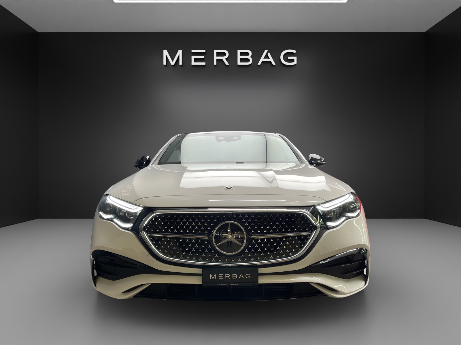 MERCEDES-BENZ E 220 d 4MATIC Limousine - 14