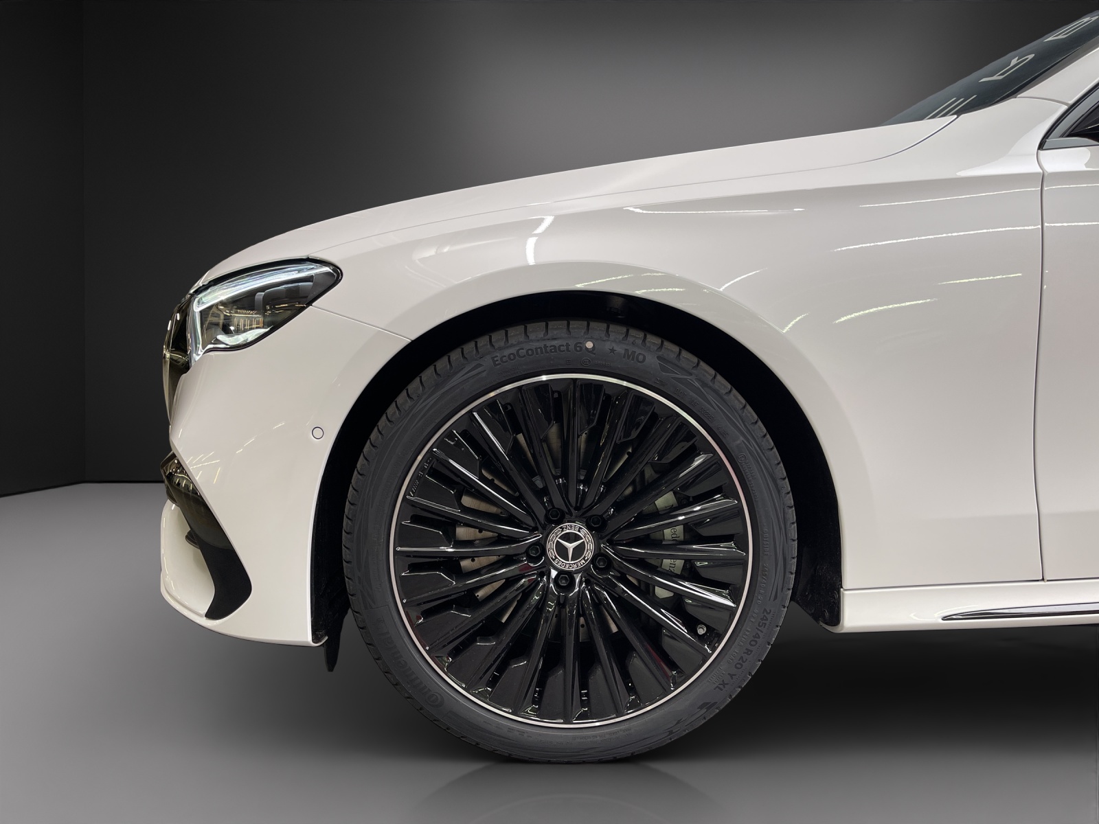 MERCEDES-BENZ E 220 d 4MATIC Limousine - 13