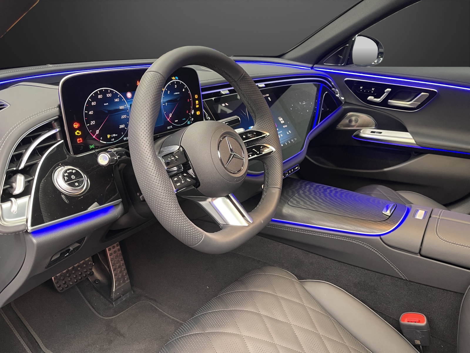 MERCEDES-BENZ E 220 d 4MATIC Limousine - 6